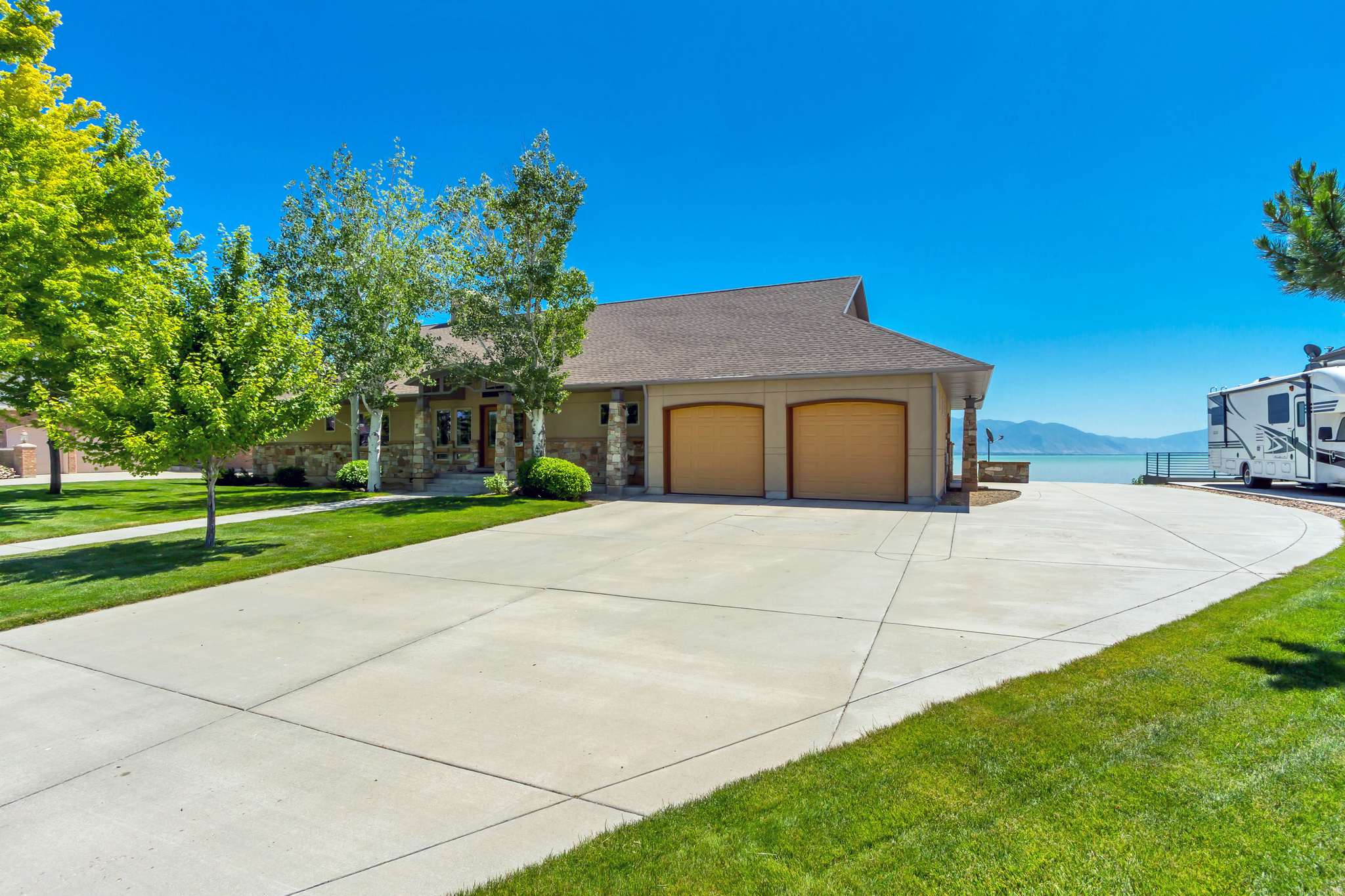 SARATOGA SPRINGS - Residential