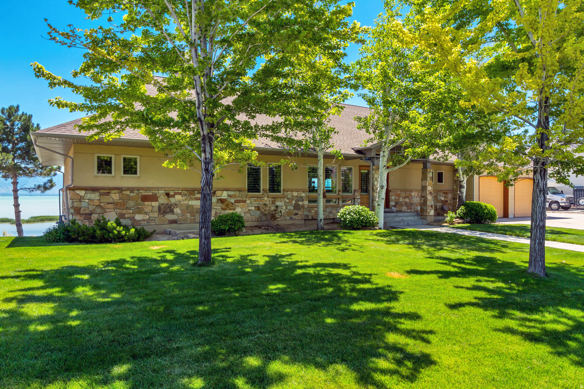 SARATOGA SPRINGS - Residential