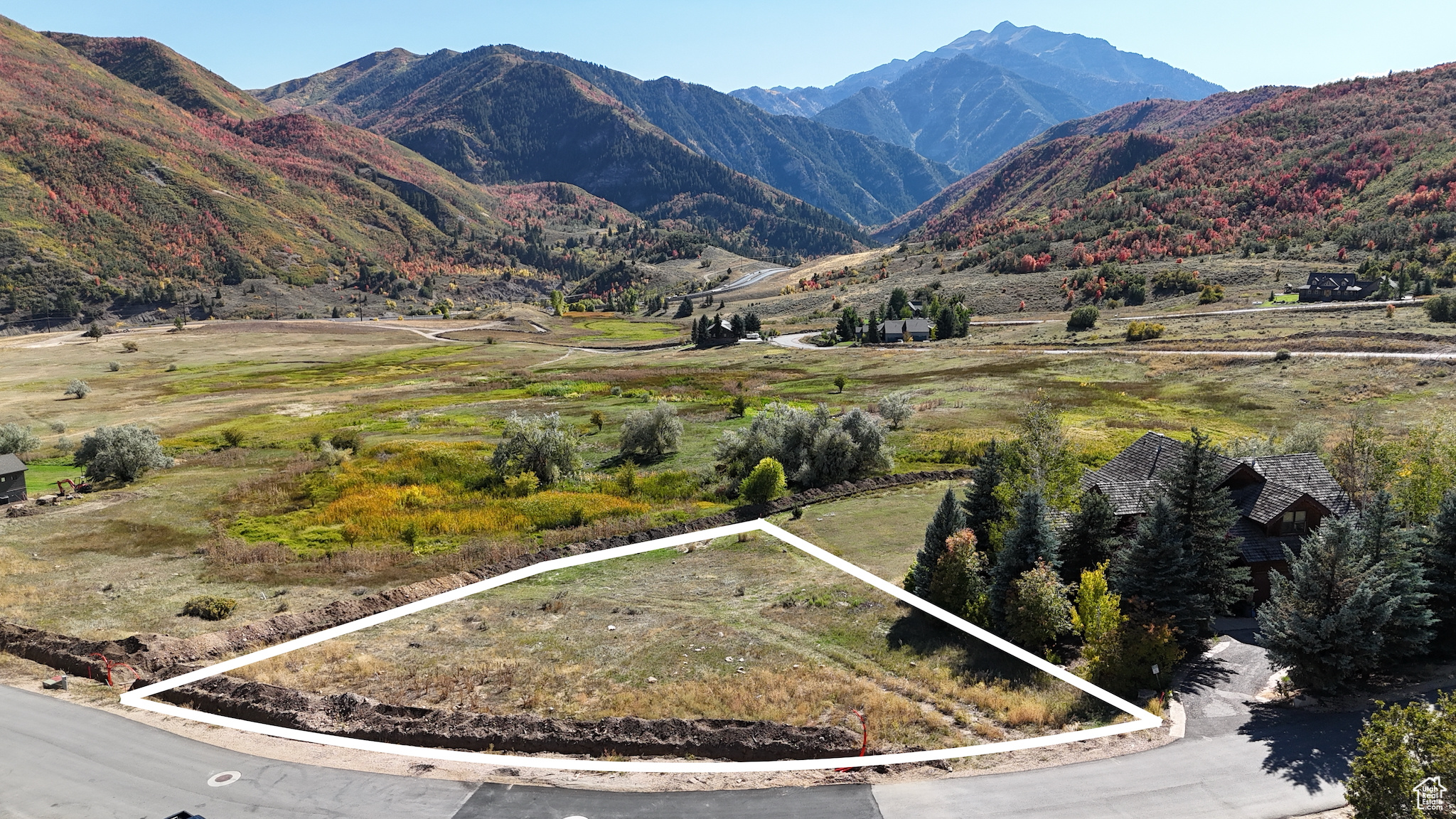 CANYON MEADOWS - Land