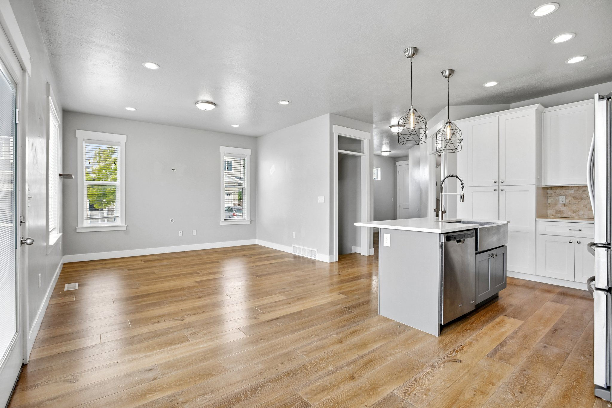 WATERS EDGE - Residential