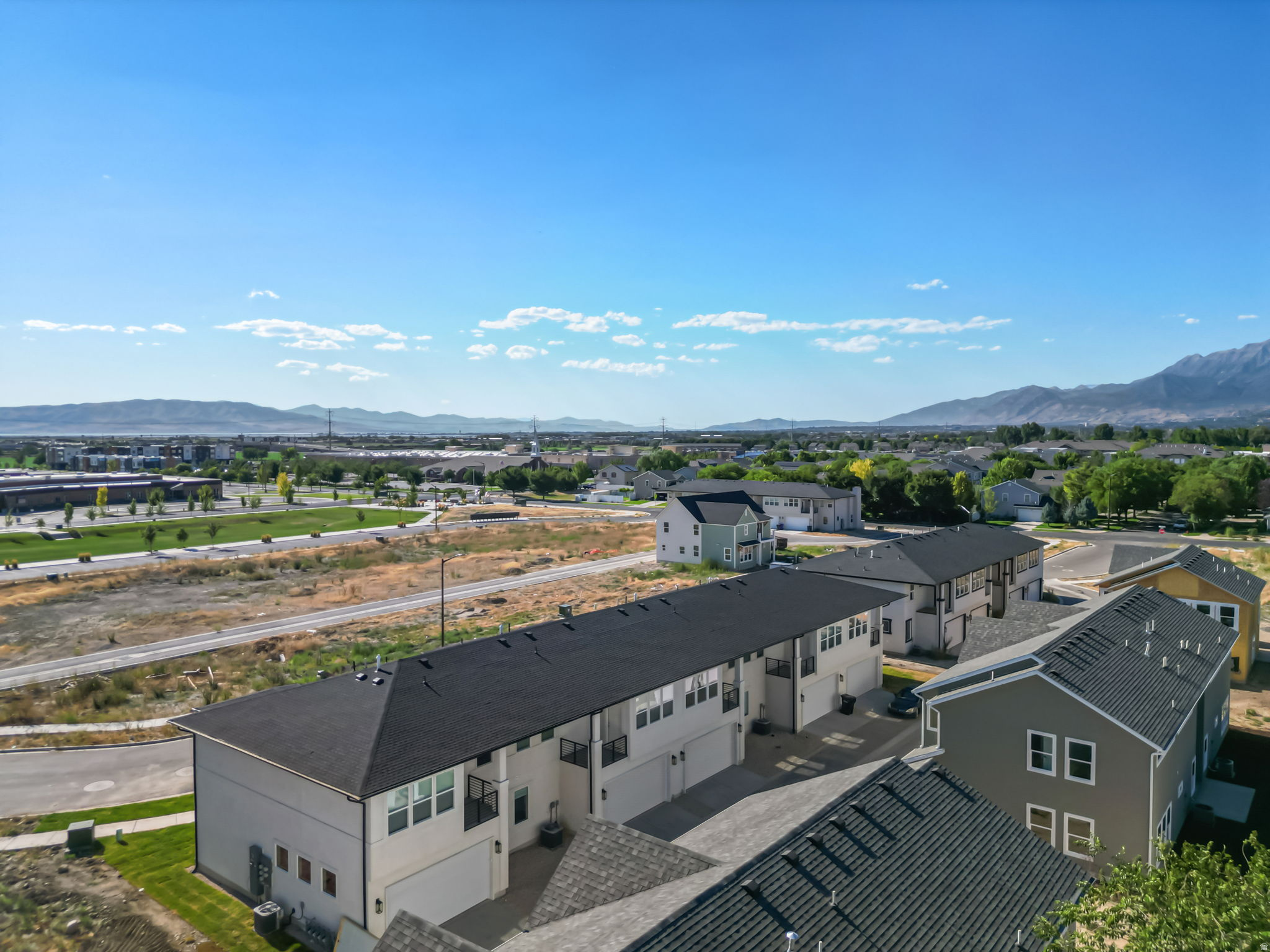 WESTFIELDS CENTRAL - Residential