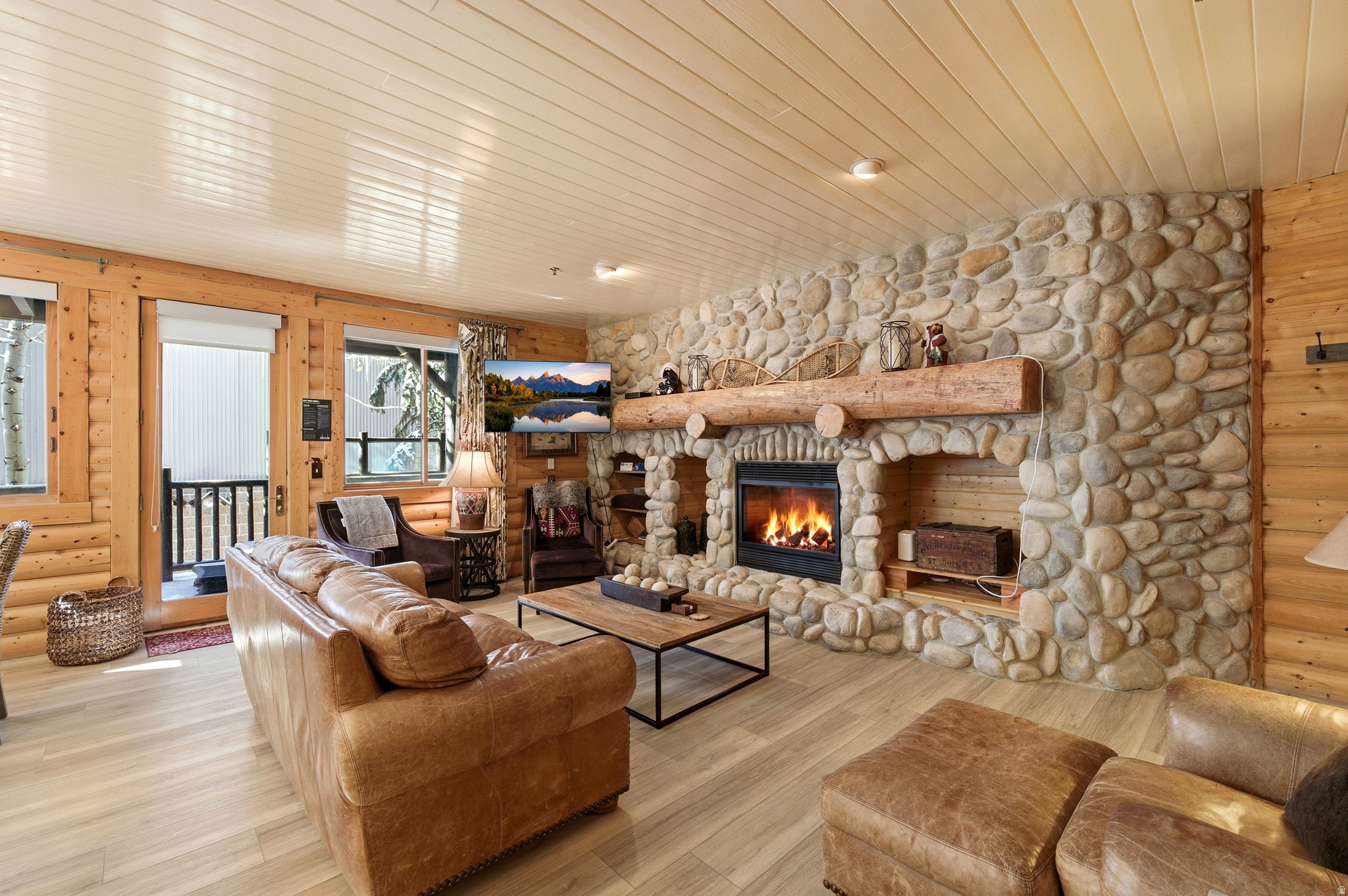 BLACK BEAR LODGE - Residential