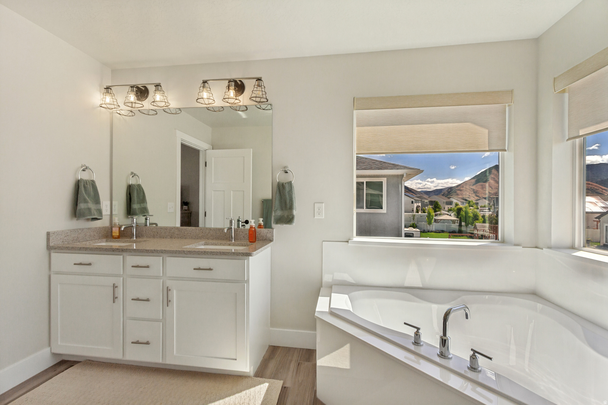SUNRISE RANCH - Residential