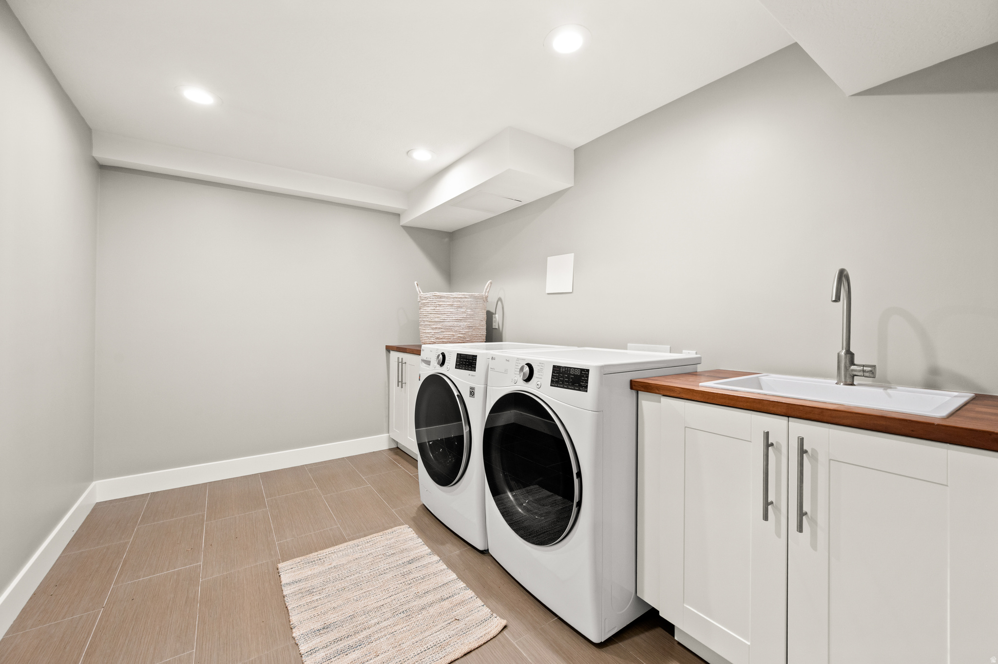 SOMERSET ESTATES - Residential