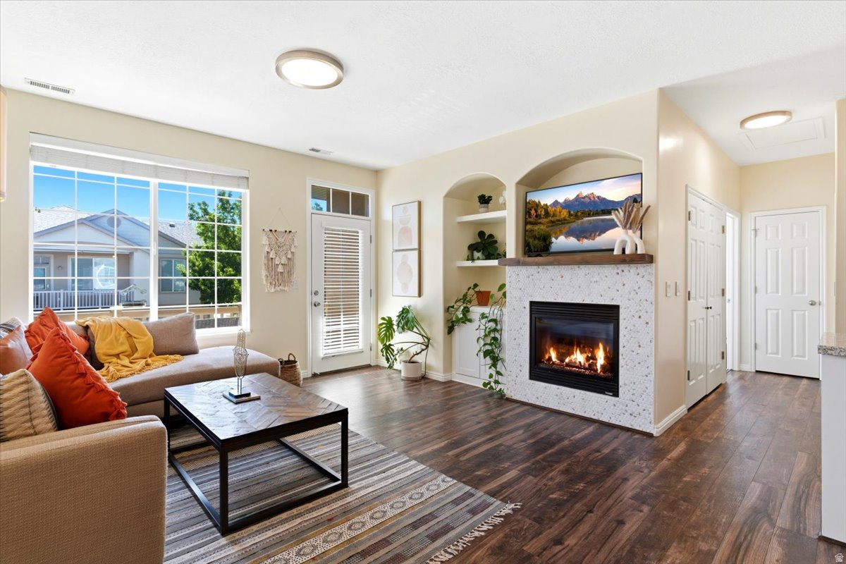 COVENTRY AT FOXBORO - Residential
