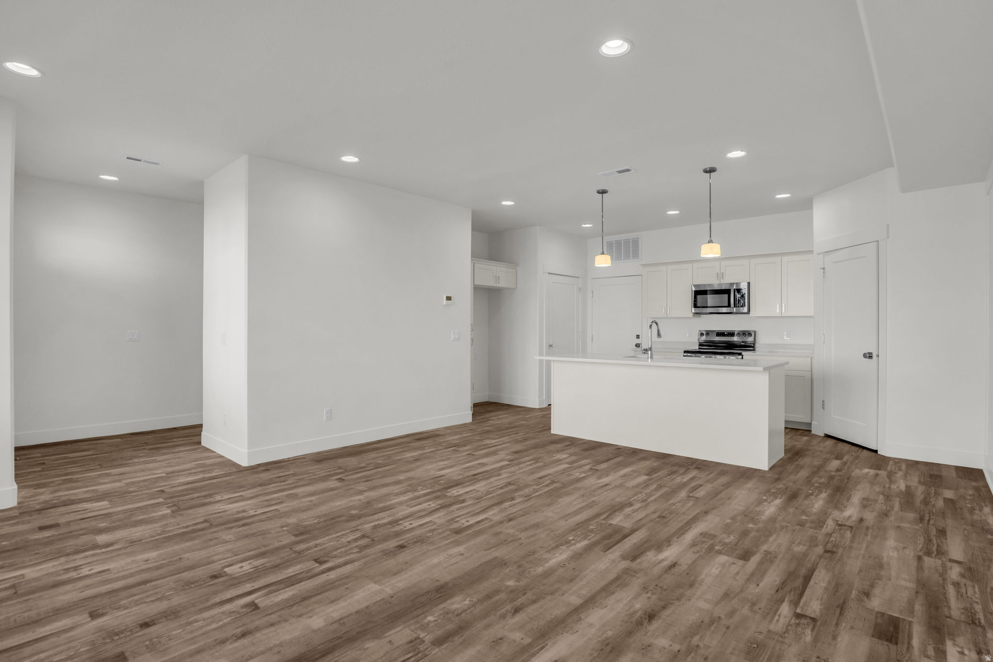RC'S PARKWEST - Residential