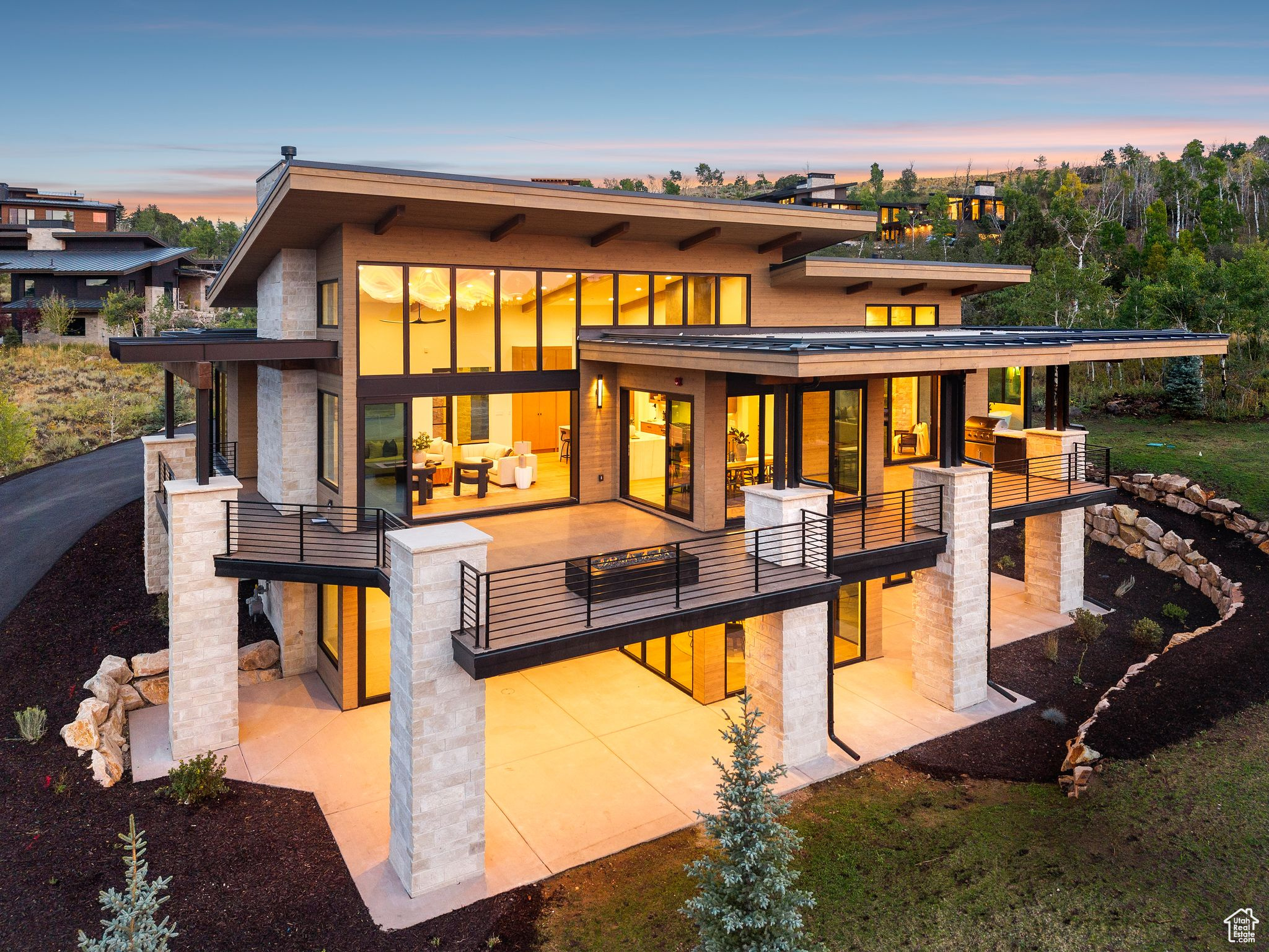 PROMONTORY - Residential