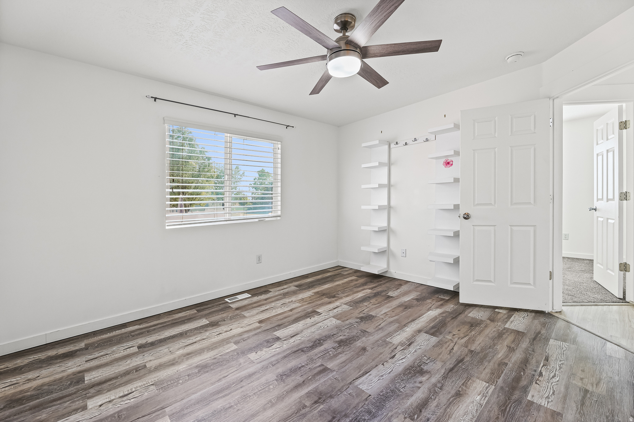 COUNTRY CROSSING NEI - Residential