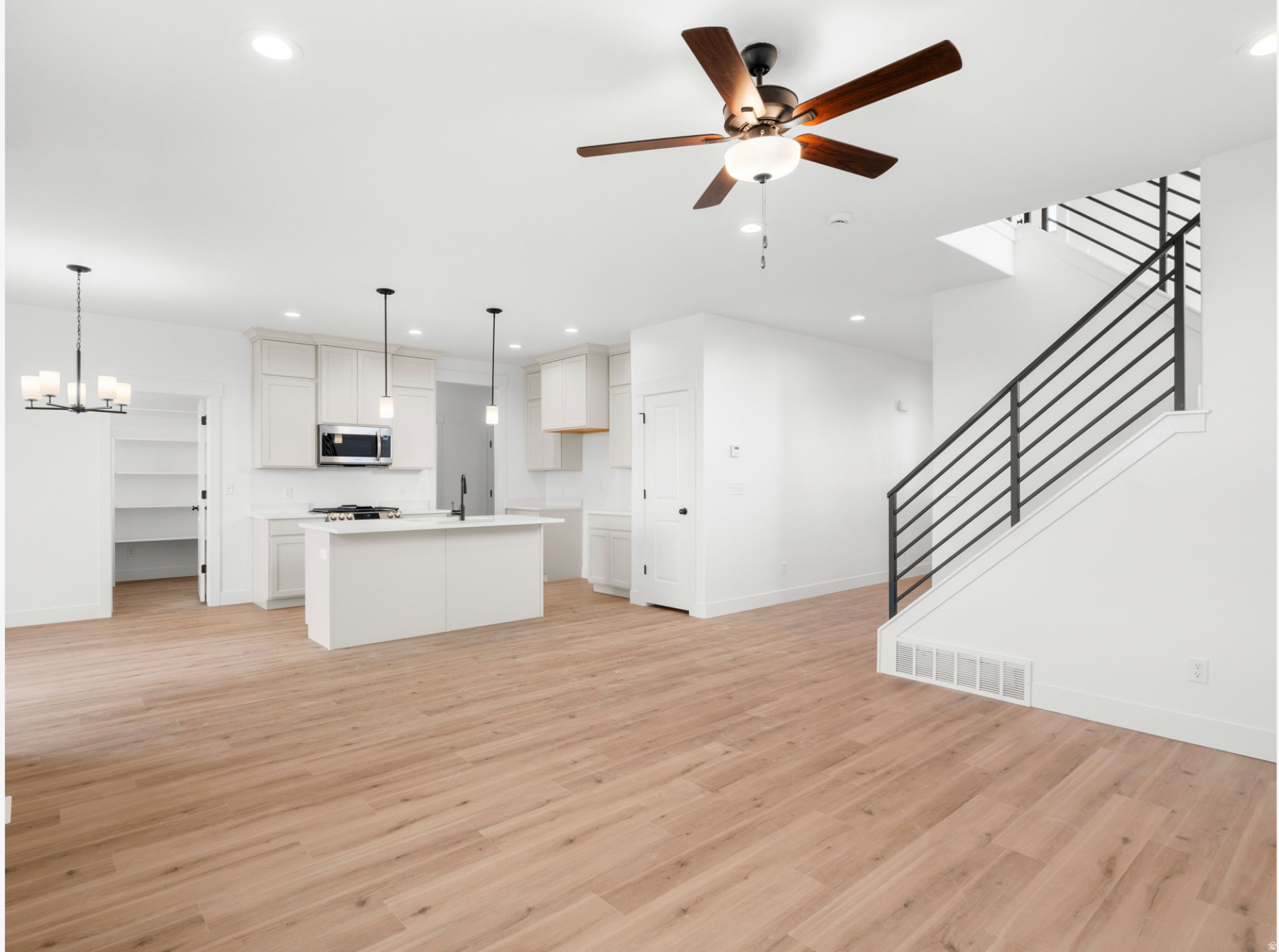 HIDDEN LANDING - Residential