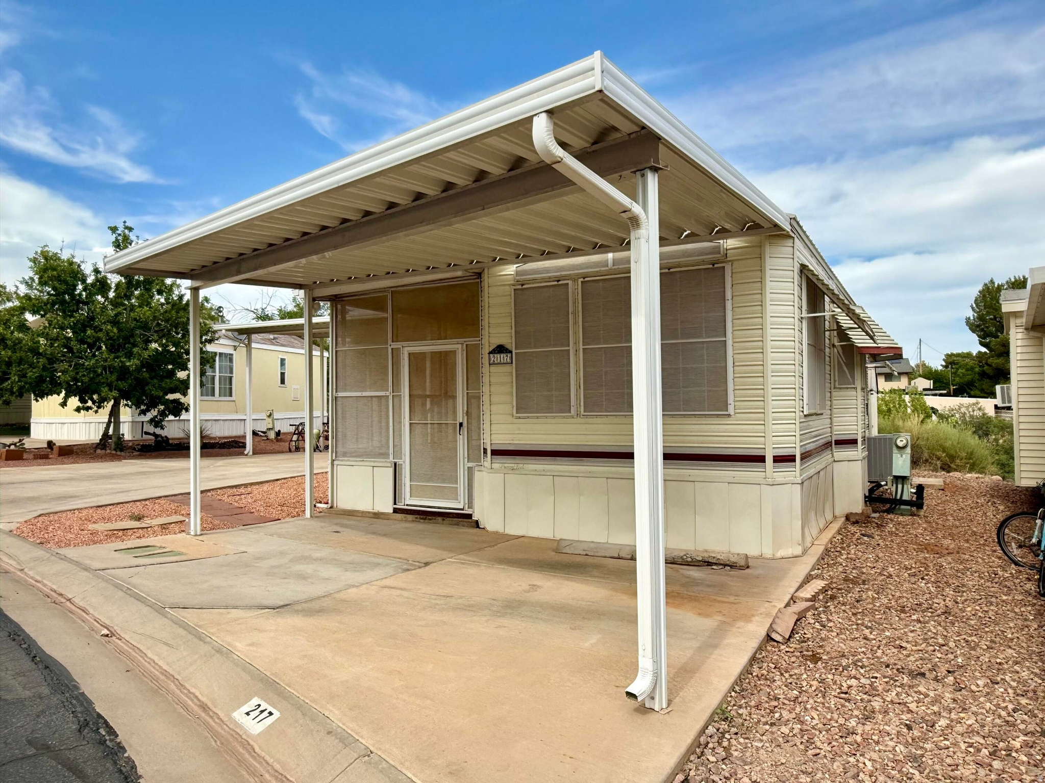 TWIN LAKES - Residential