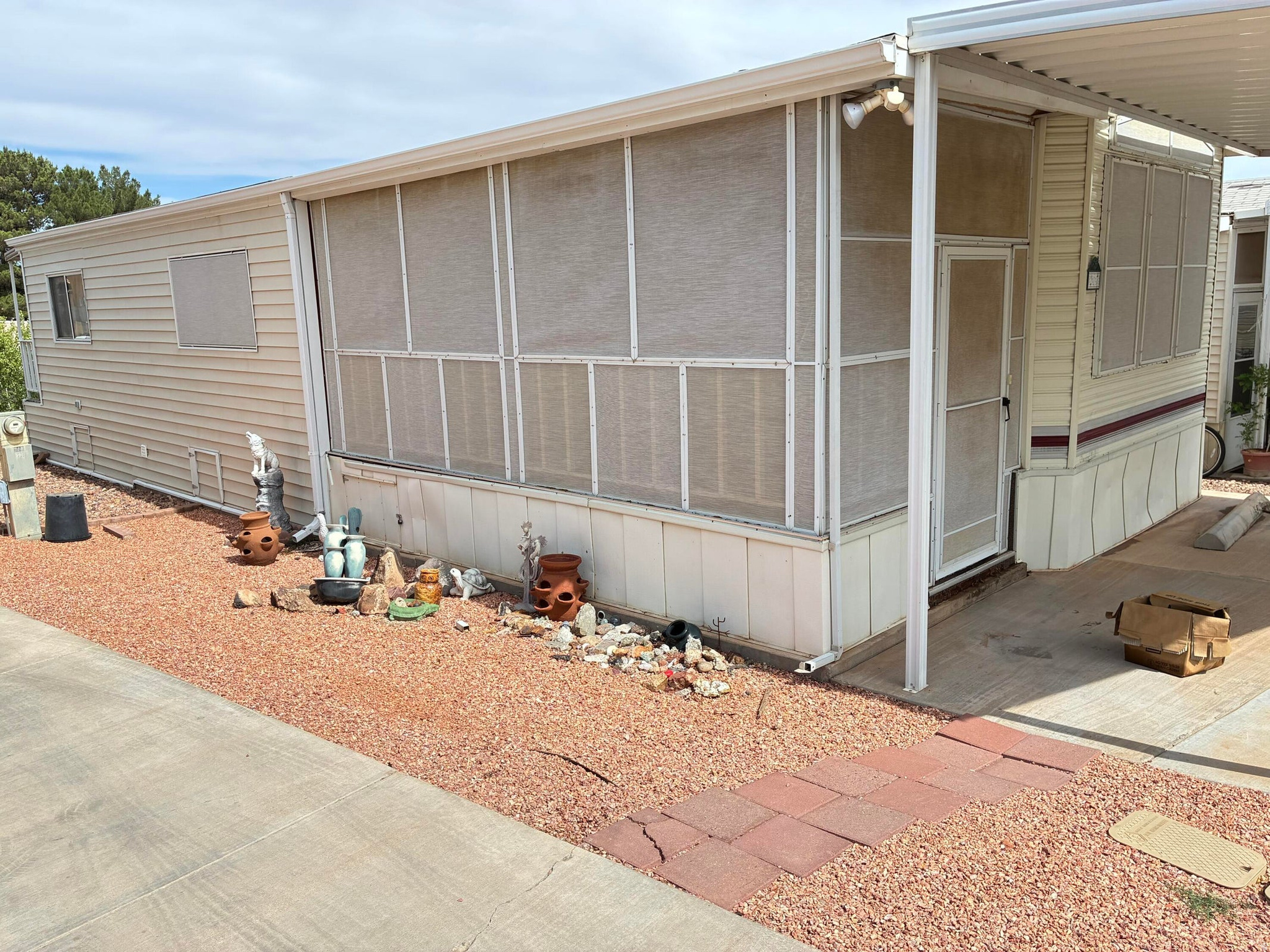 TWIN LAKES - Residential