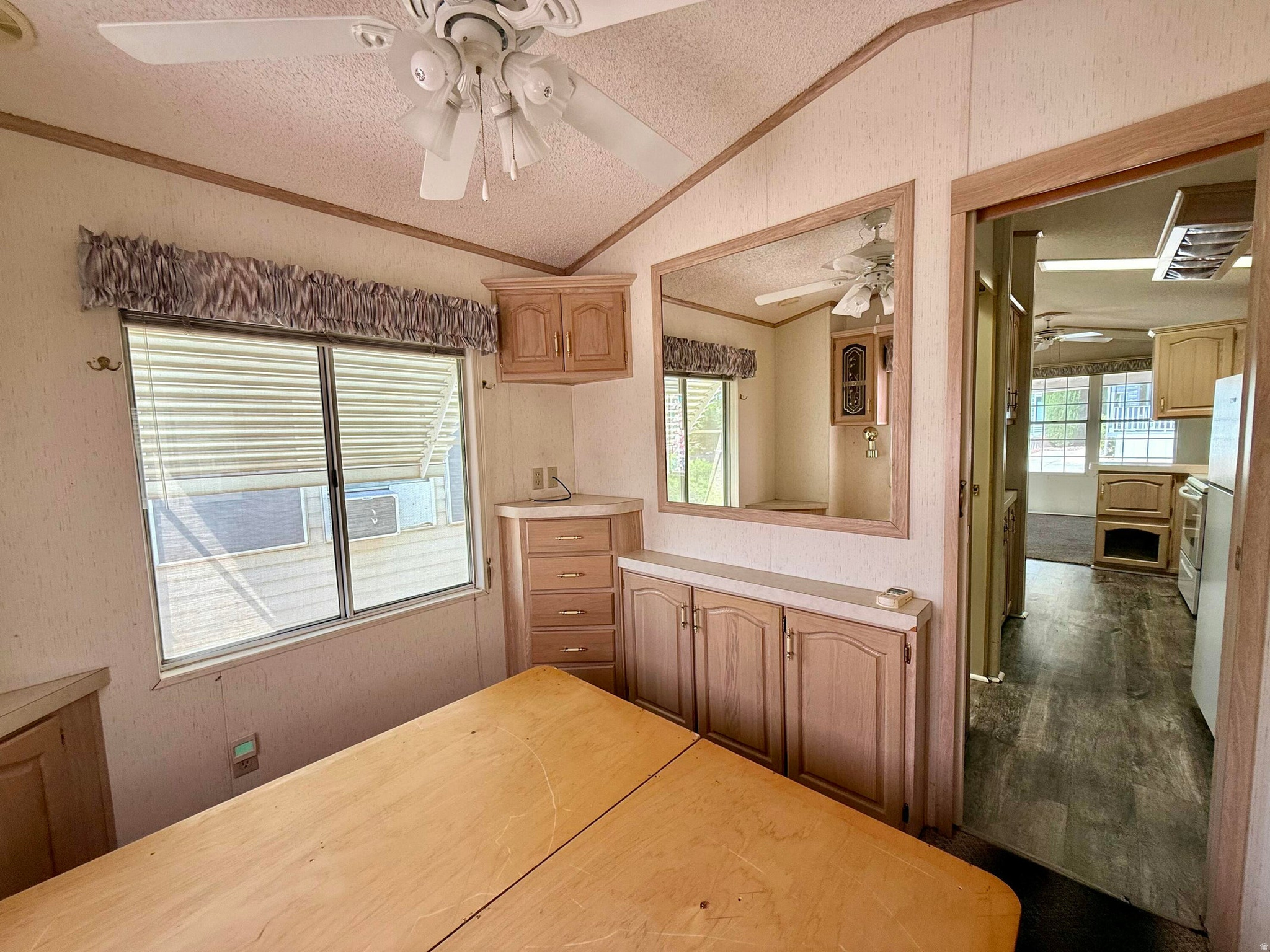TWIN LAKES - Residential