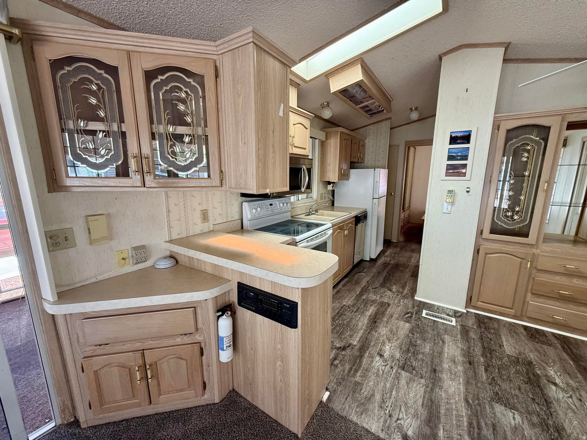 TWIN LAKES - Residential