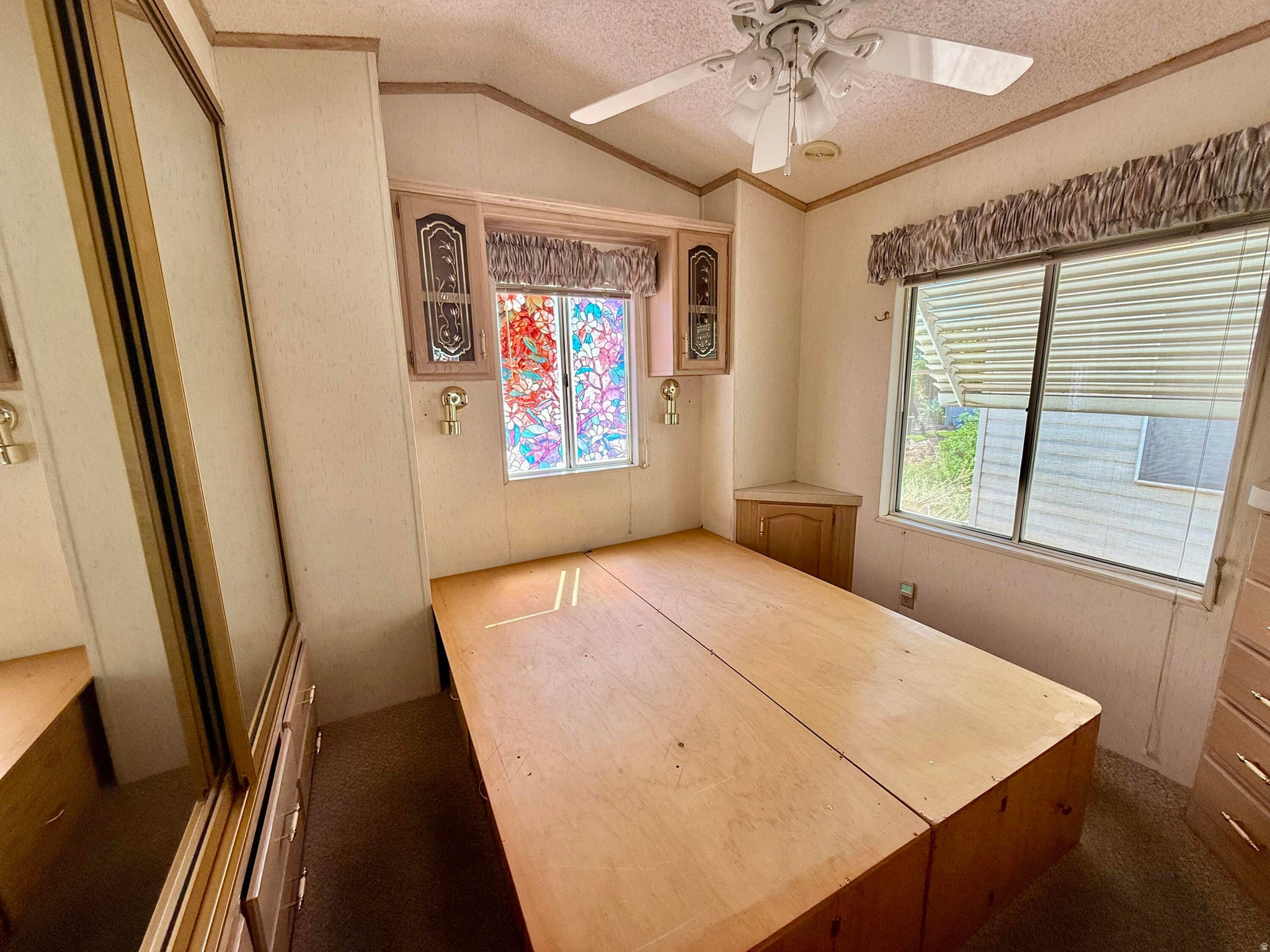 TWIN LAKES - Residential
