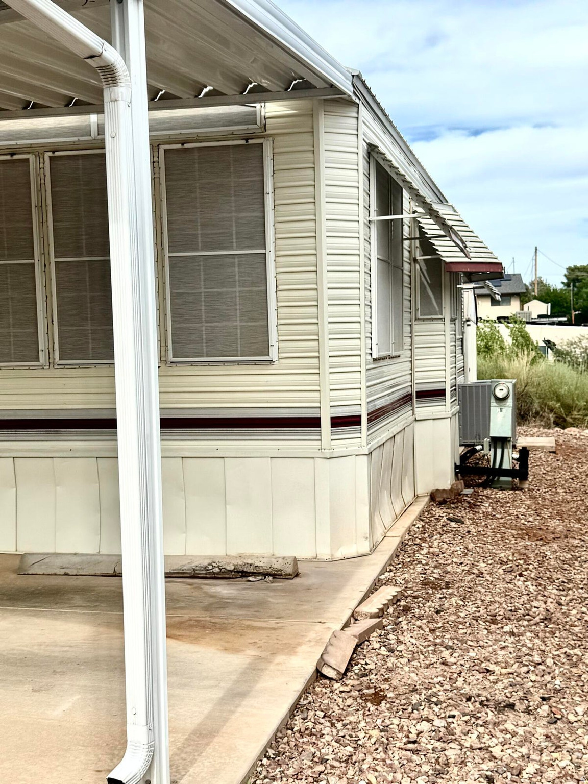 TWIN LAKES - Residential