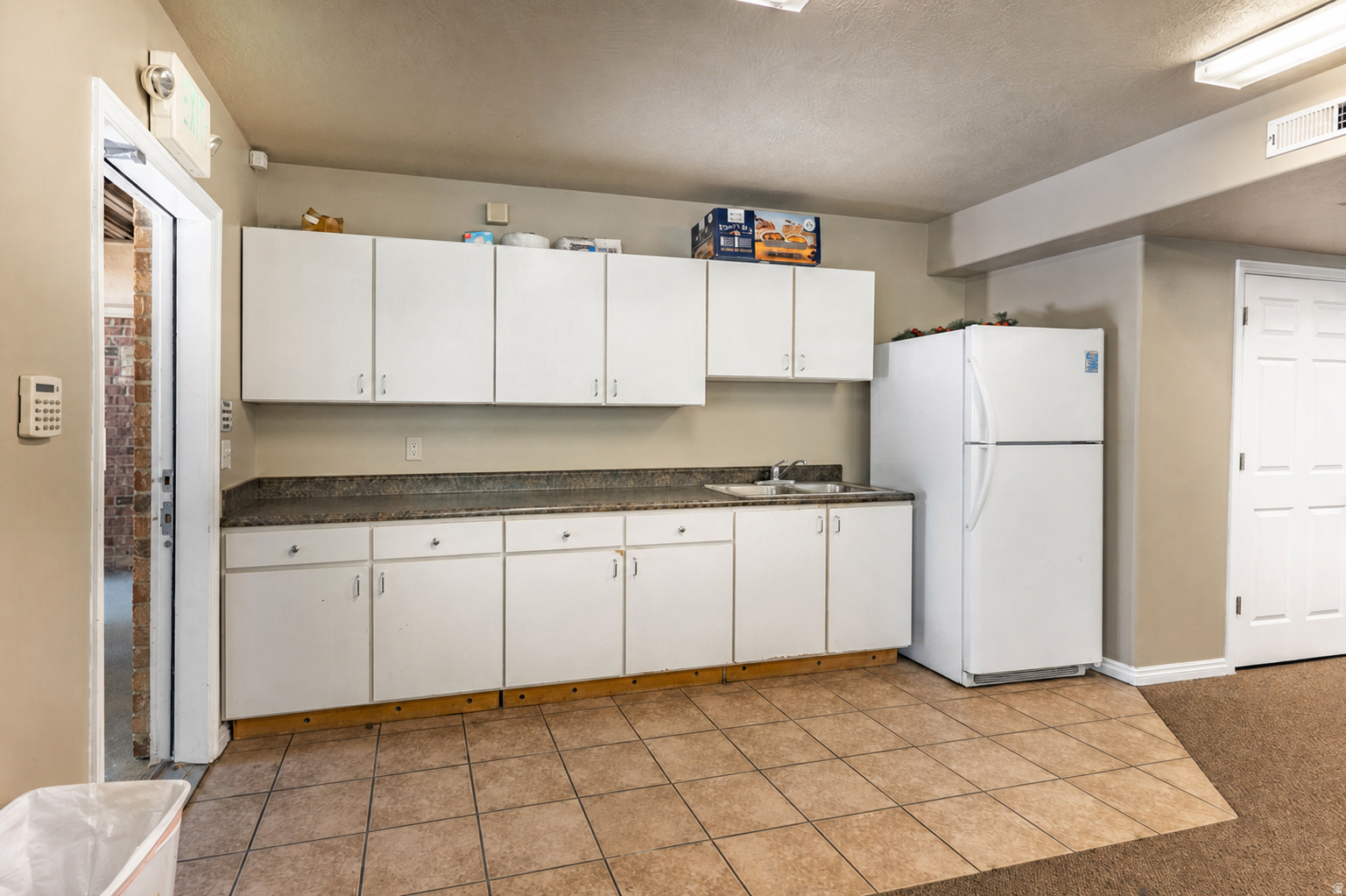 LANAI CONDO - Residential