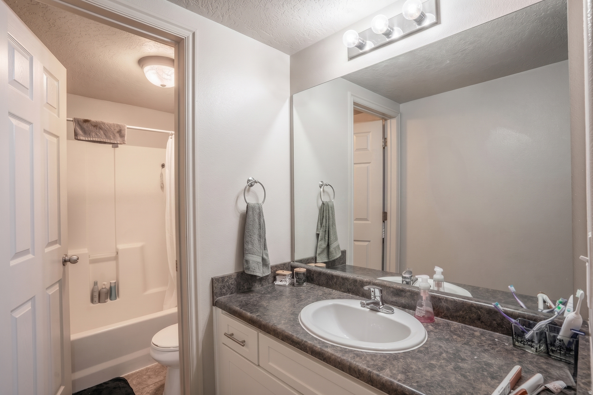 LANAI CONDO - Residential