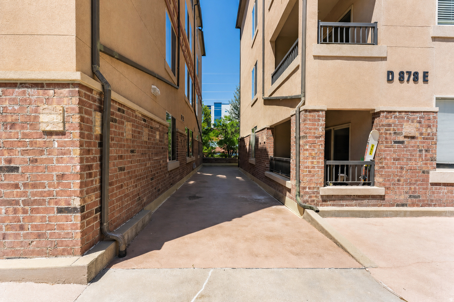 LANAI CONDO - Residential
