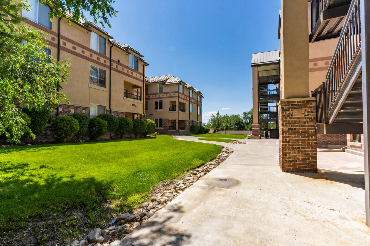 LANAI CONDO - Residential