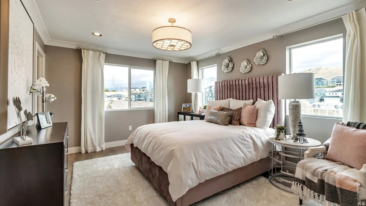 MEADOWBROOK - Residential