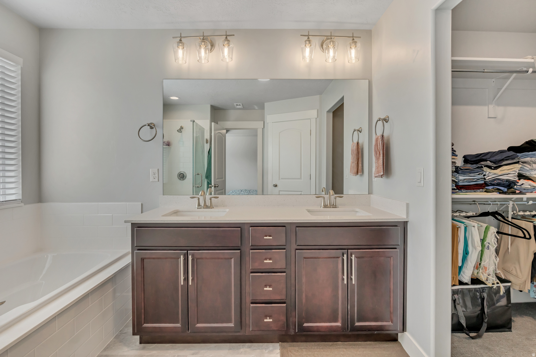 MOUNTAIN RIDGE - Residential