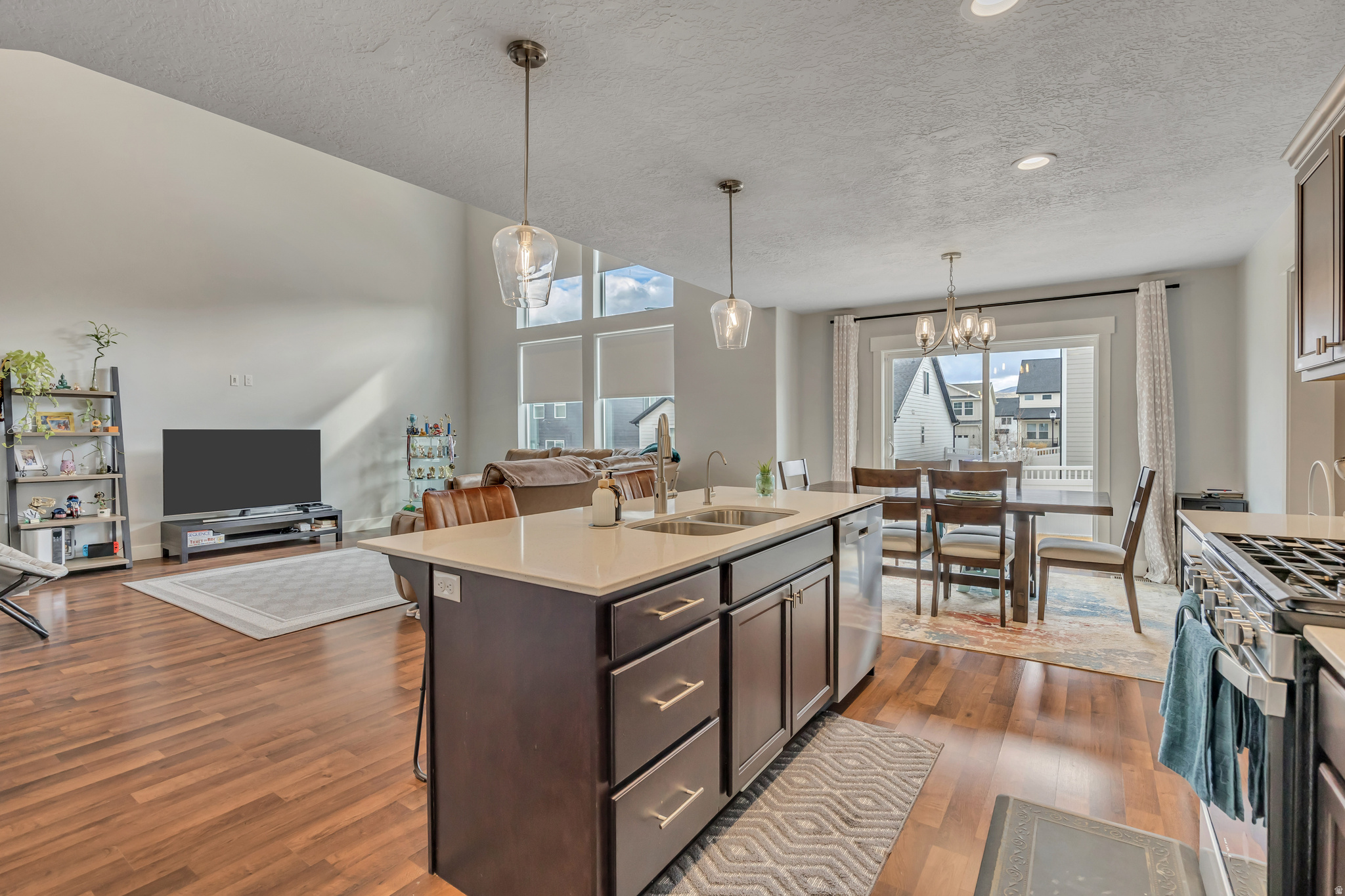 MOUNTAIN RIDGE - Residential