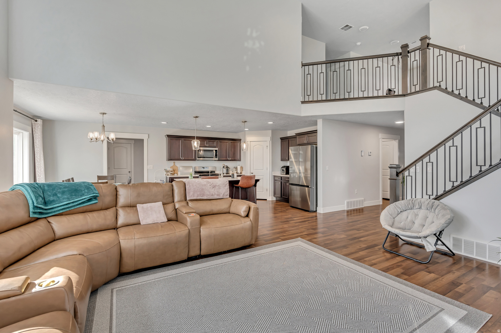 MOUNTAIN RIDGE - Residential