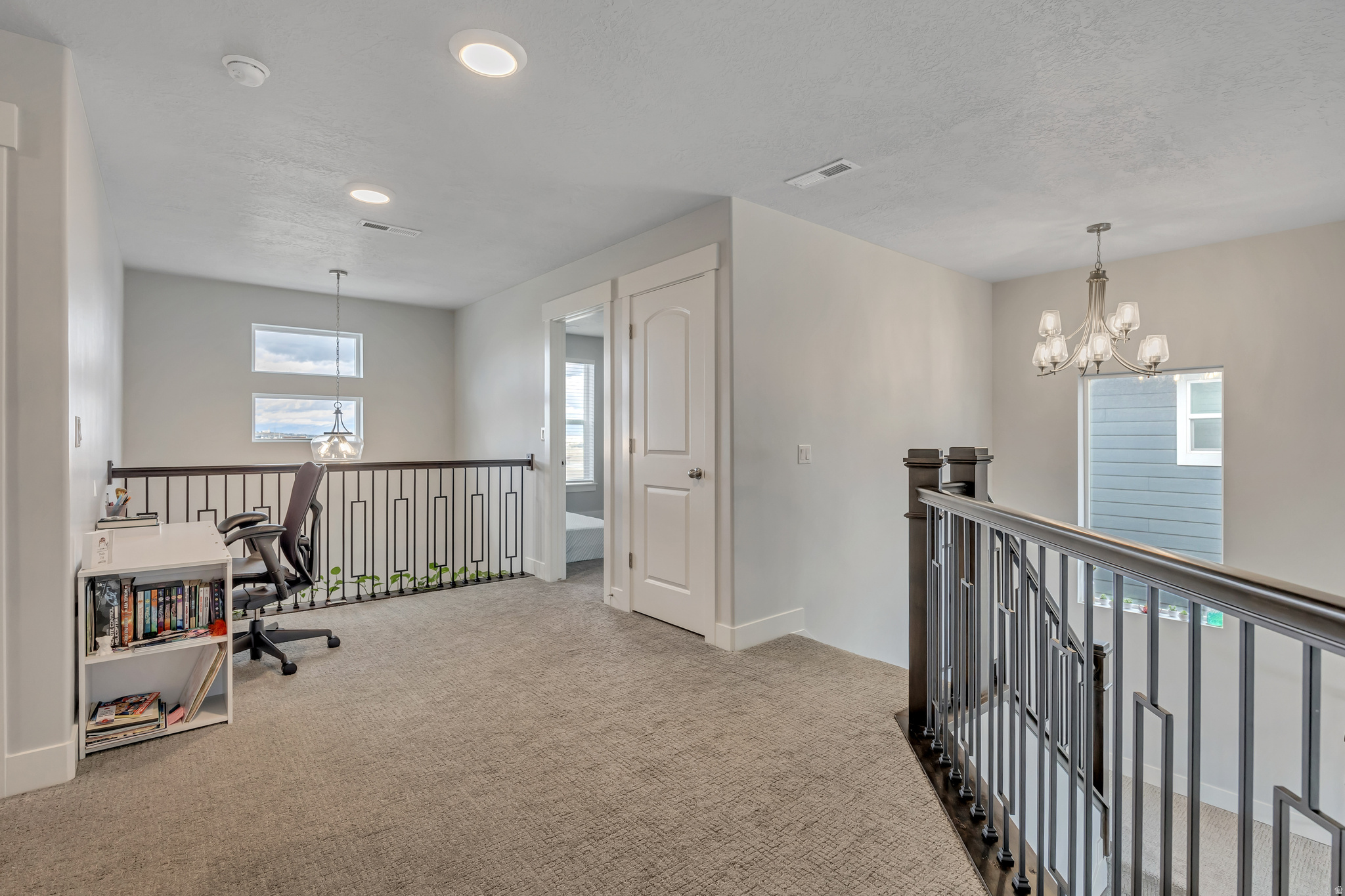 MOUNTAIN RIDGE - Residential