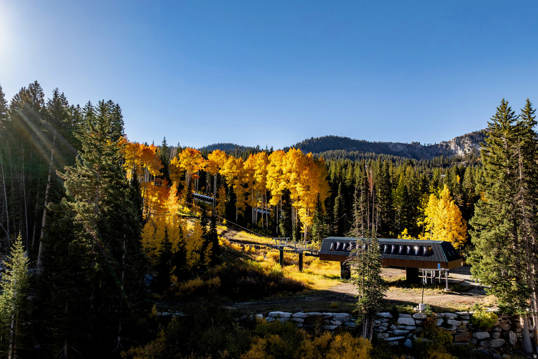APRES CONDOMINIUMS - Residential