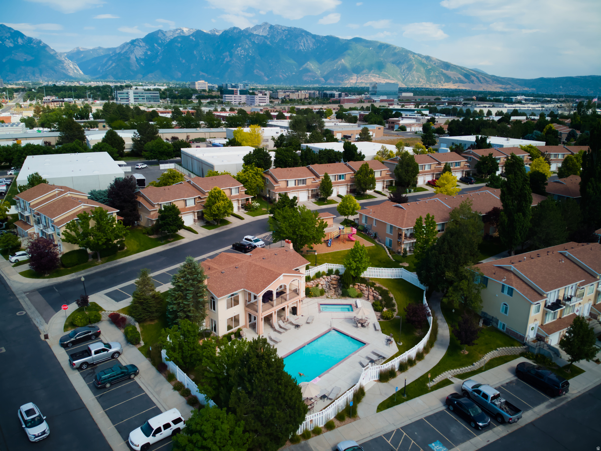 HIDDEN CREEK - Residential