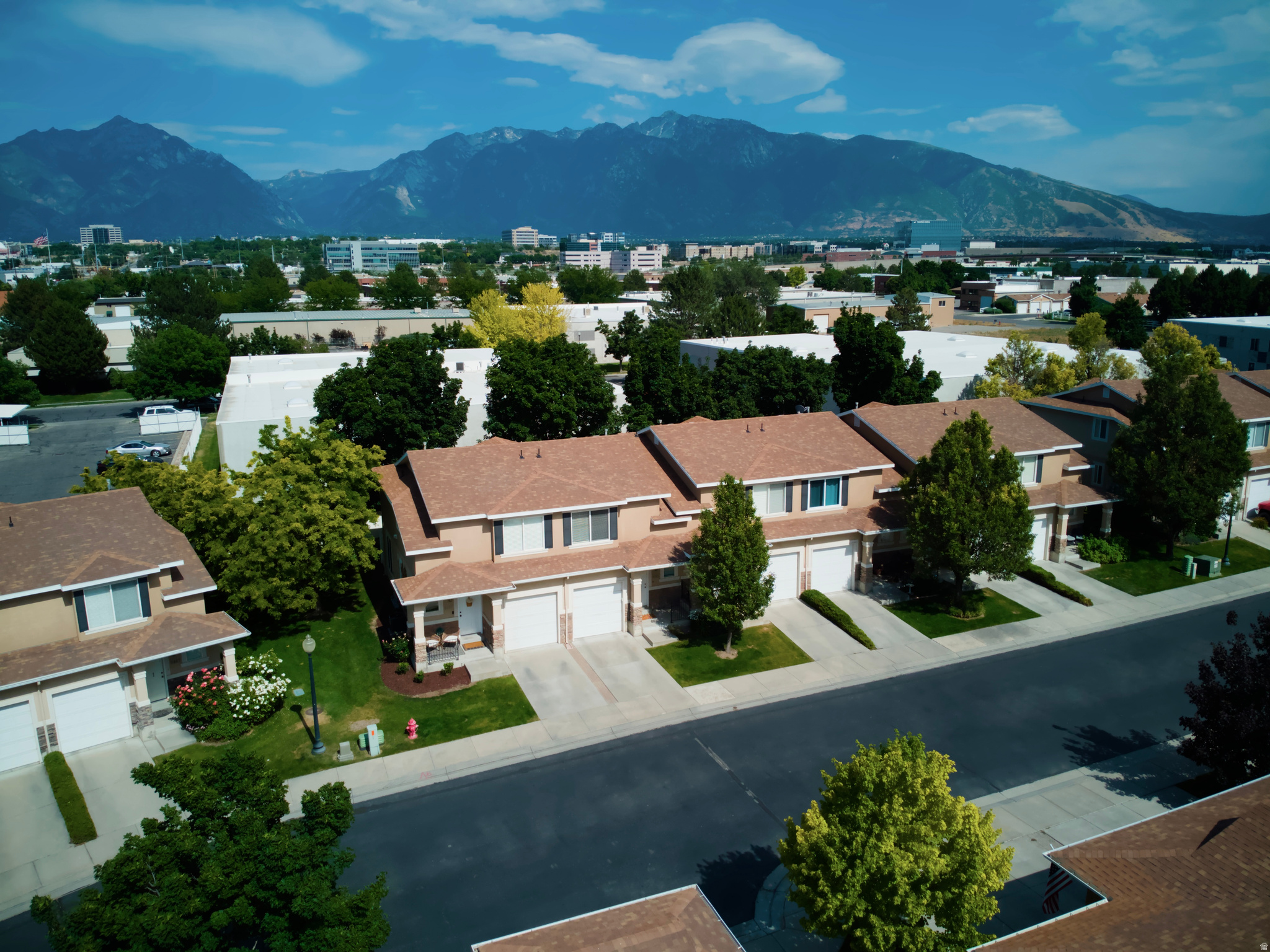 HIDDEN CREEK - Residential