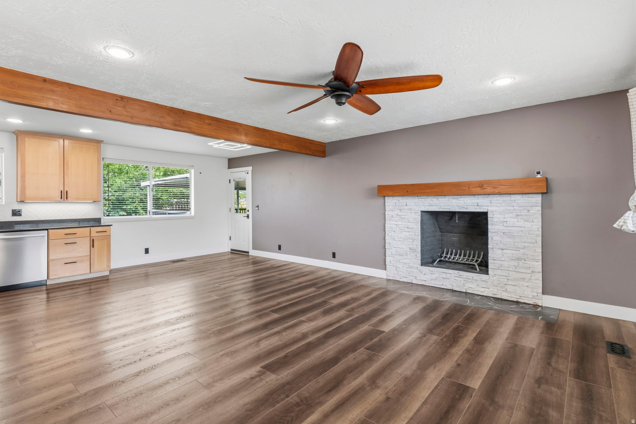 QUAIL HOLLOW #4 - Residential