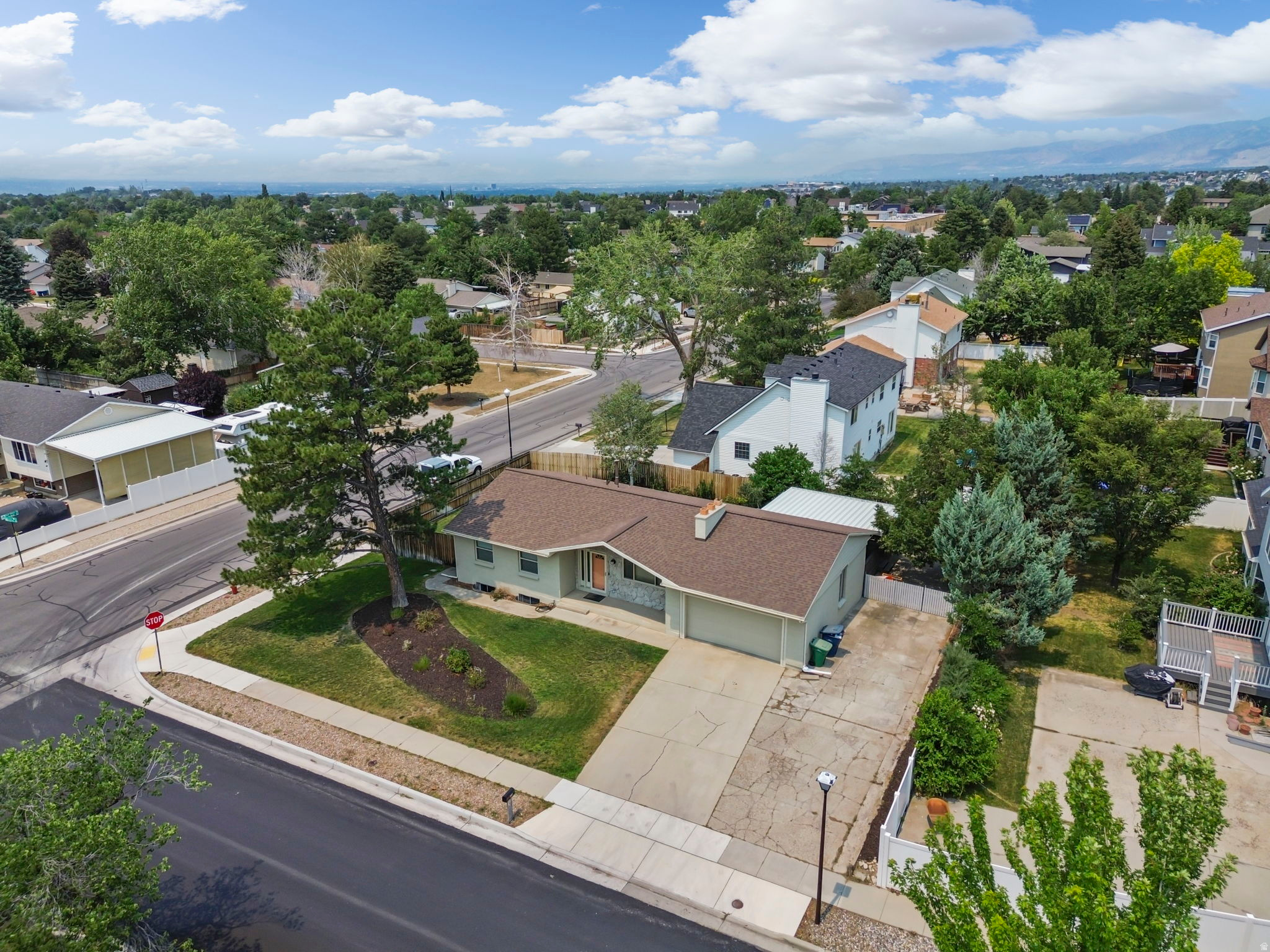 QUAIL HOLLOW #4 - Residential