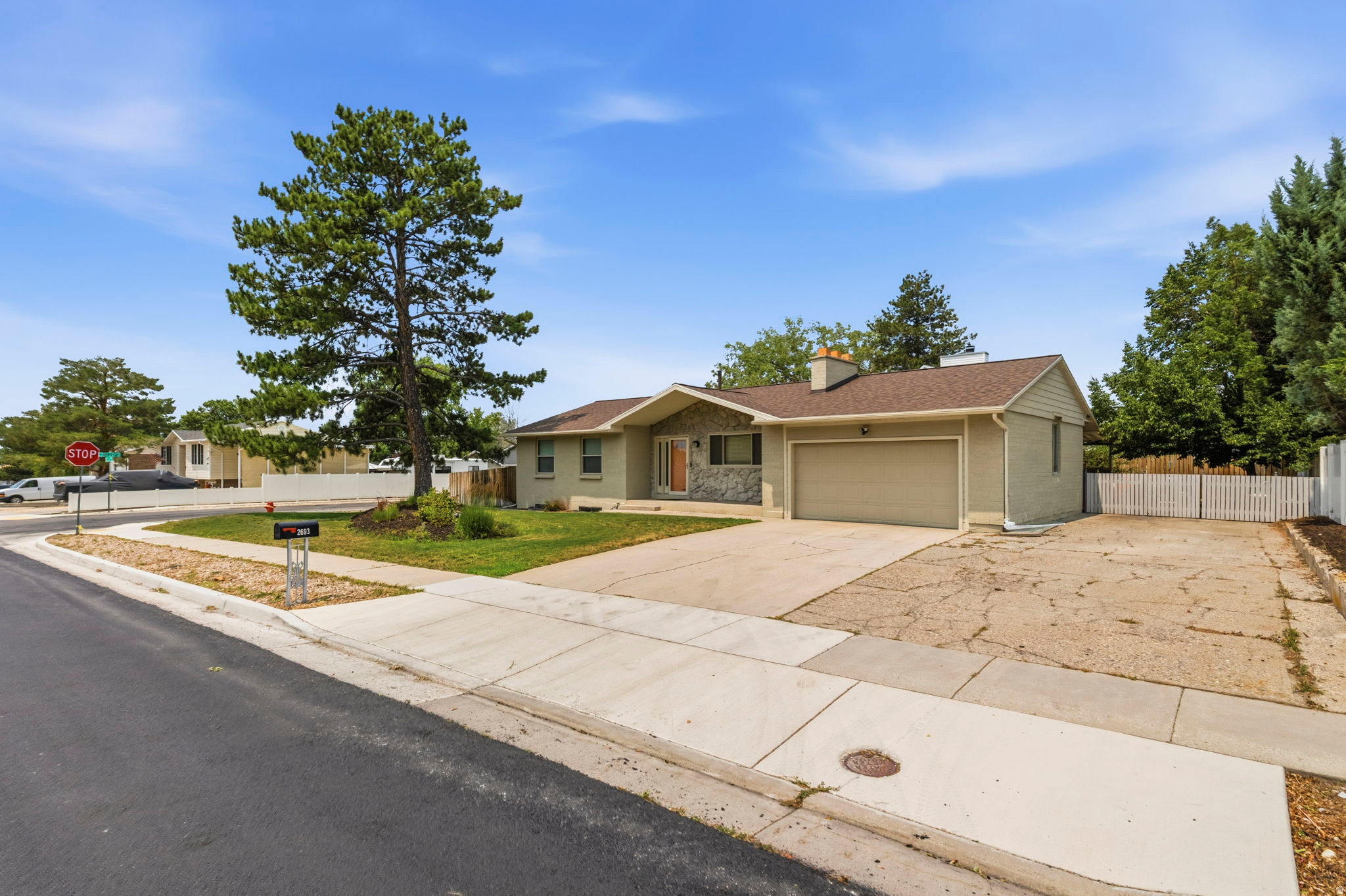 QUAIL HOLLOW #4 - Residential