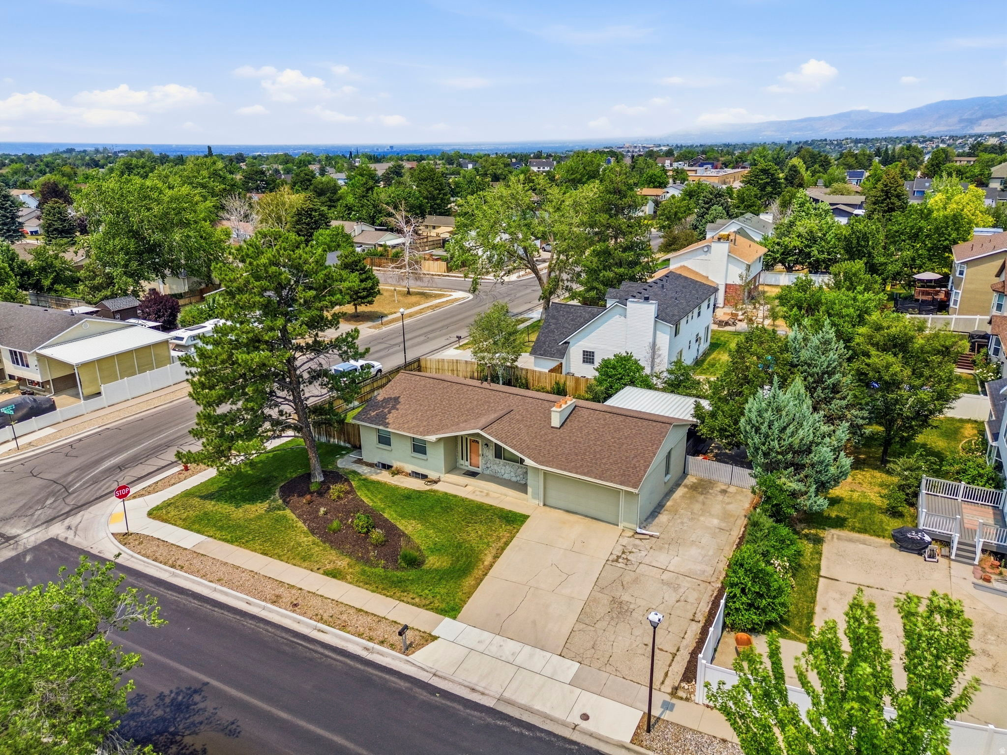 QUAIL HOLLOW #4 - Residential