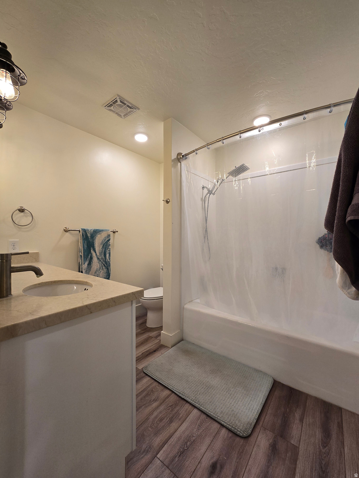 EDGEWOOD - Residential