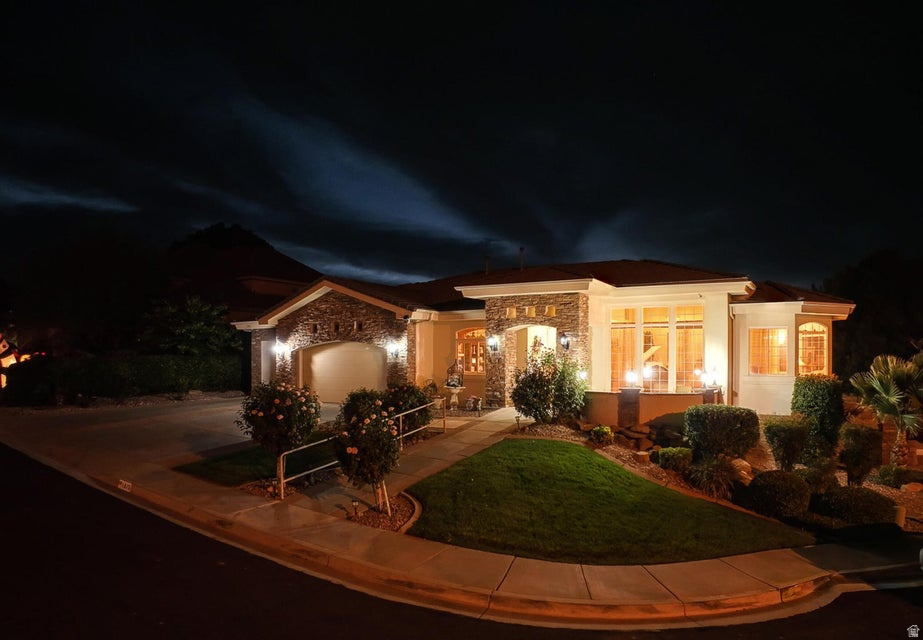 BOULDERS - Residential