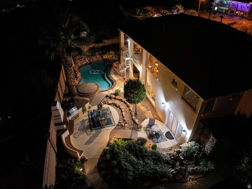 BOULDERS - Residential