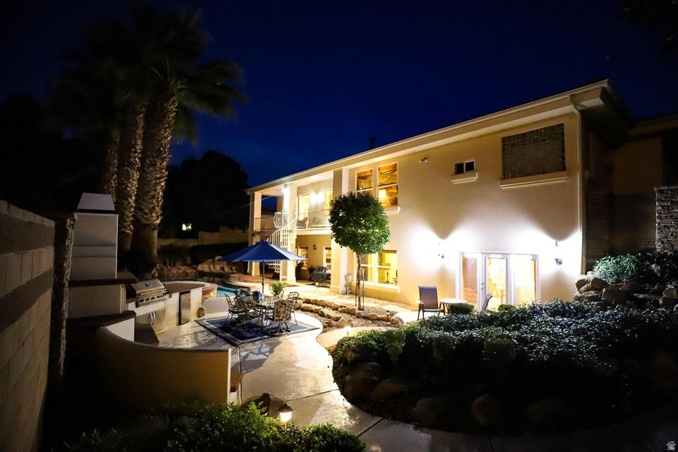 BOULDERS - Residential