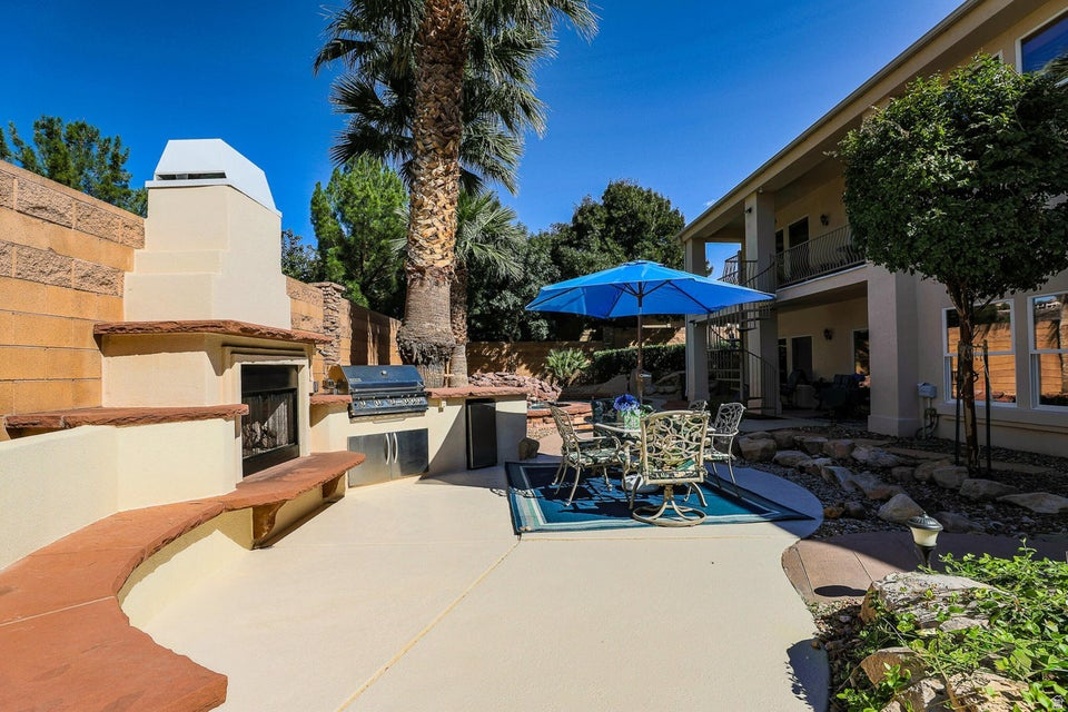 BOULDERS - Residential