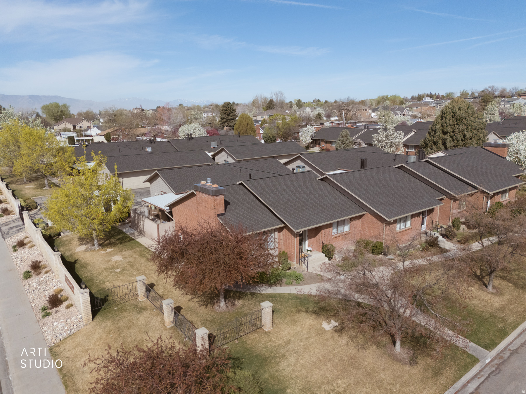 GRANDVIEW FARM CONDO - Residential