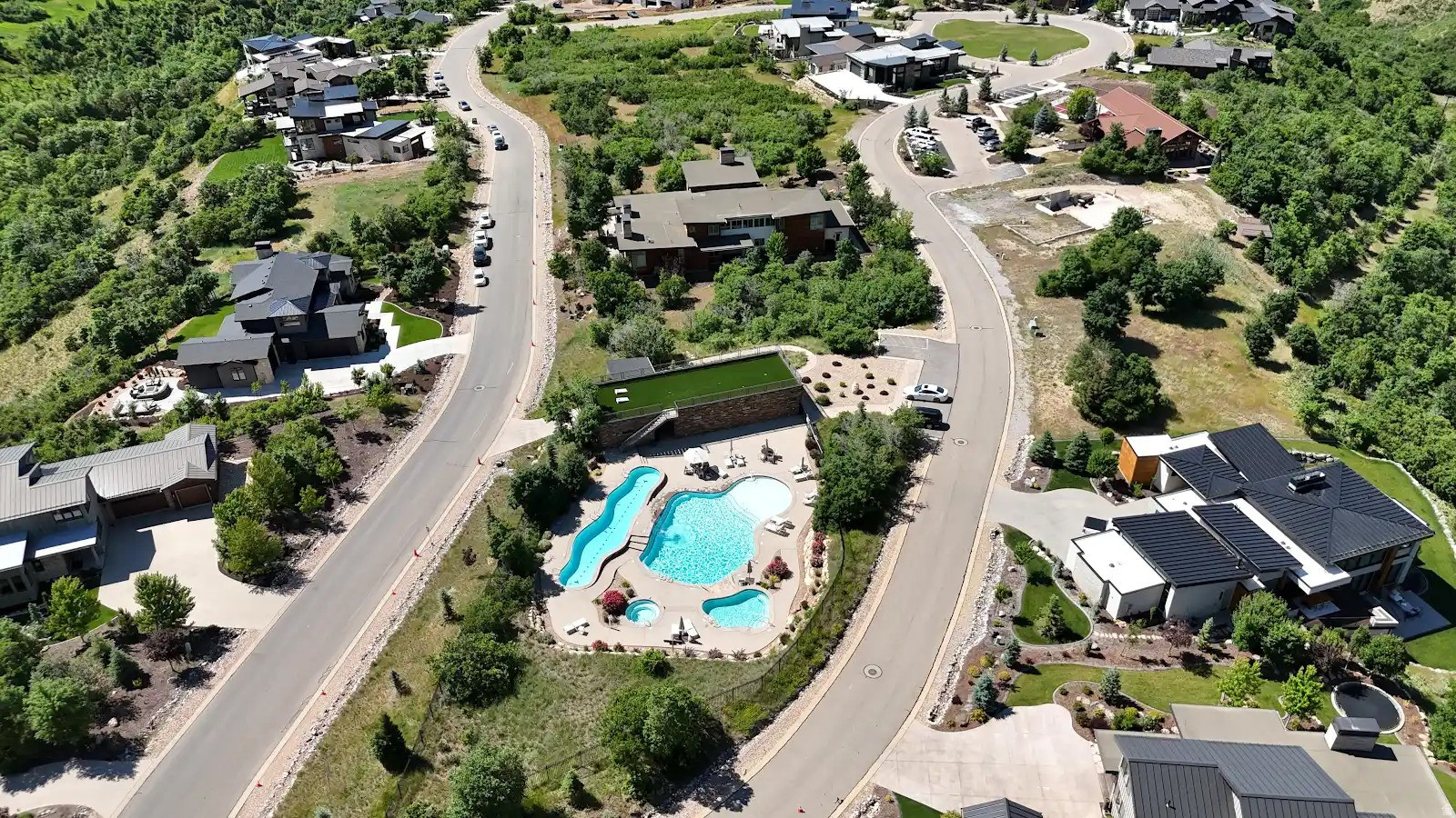 Seller Financing Available: Build your Custom Dream Home. STUNNING VIEWS Welcome to your dream property in Summit Creek! This large, secluded view lot offers breathtaking vistas of the surrounding mountains and valley below. Excellent location in one of the most desirable neighborhoods in the area Easy access to local amenities and outdoor recreation Whether you're looking to build a vacation home or a permanent residence, this lot has everything you need to make your dream a reality. Don't miss out on this incredible opportunity to own a piece of Summit Creek's most exclusive real estate. Go and see this incredible view lot.