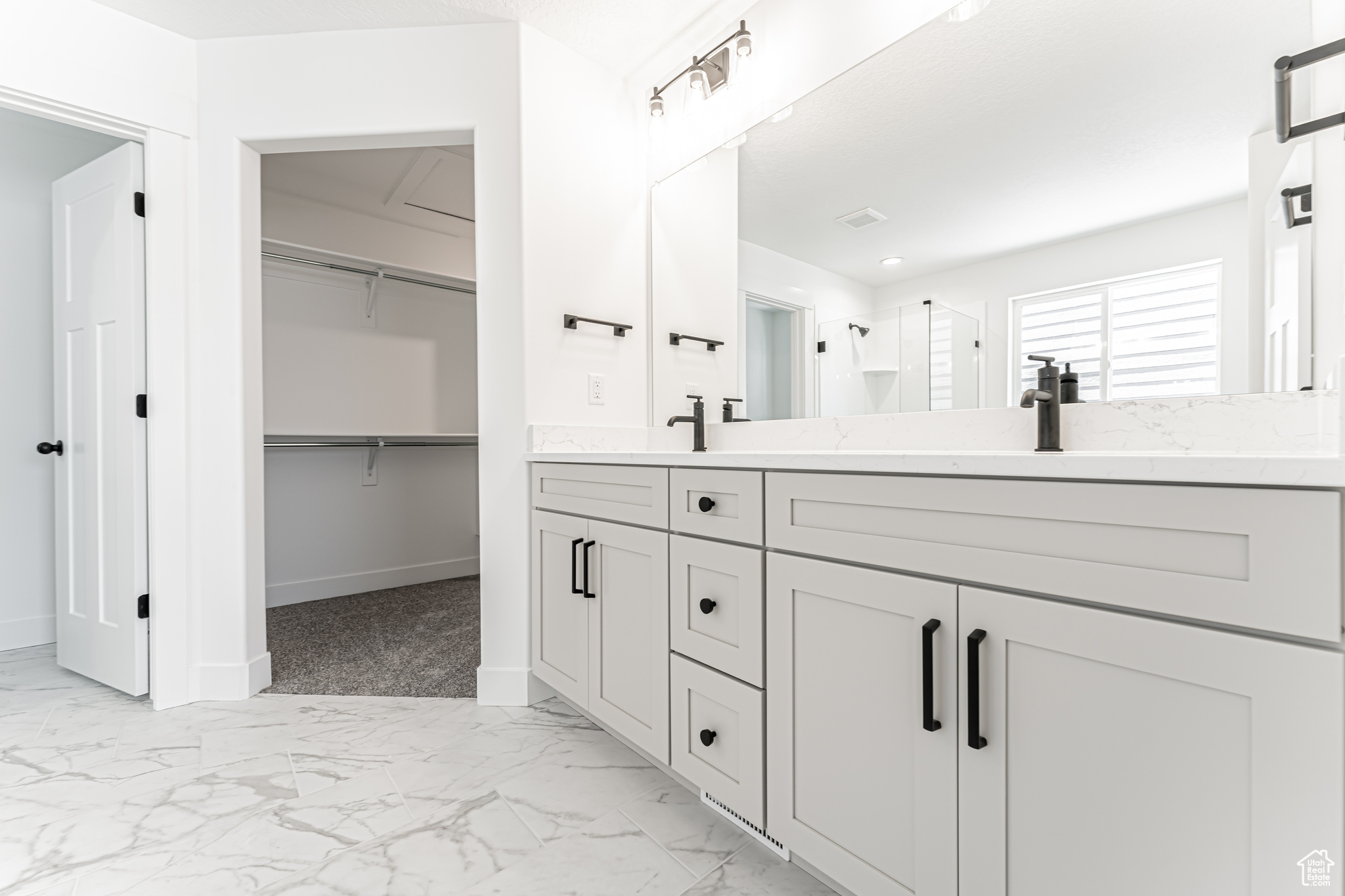 MOUNTAIN RIDGE - Residential
