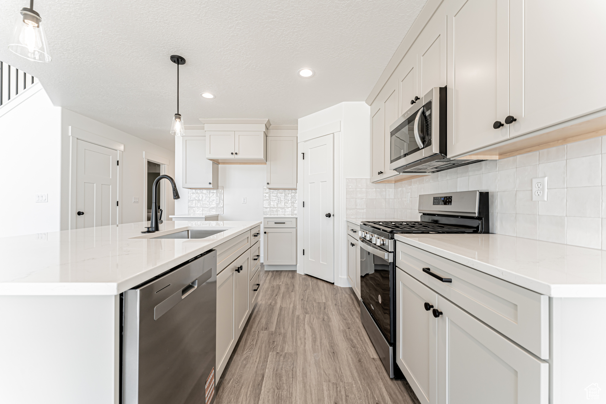 MOUNTAIN RIDGE - Residential