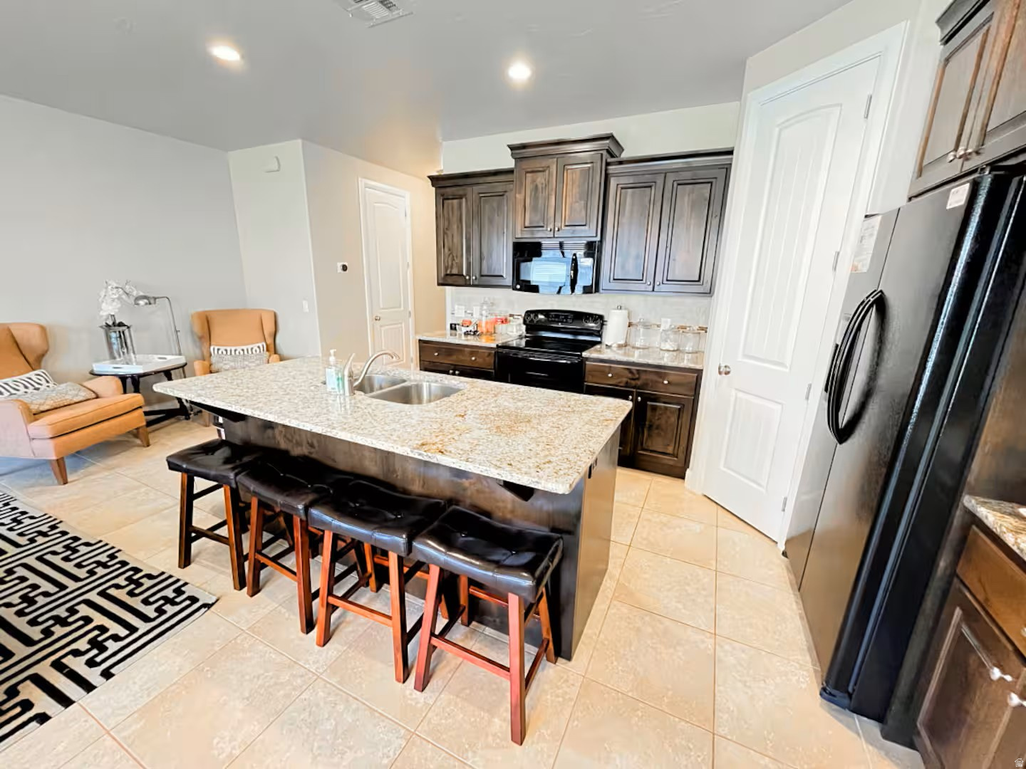 CORAL RIDGE TOWNHOMES PH 3-A - Residential