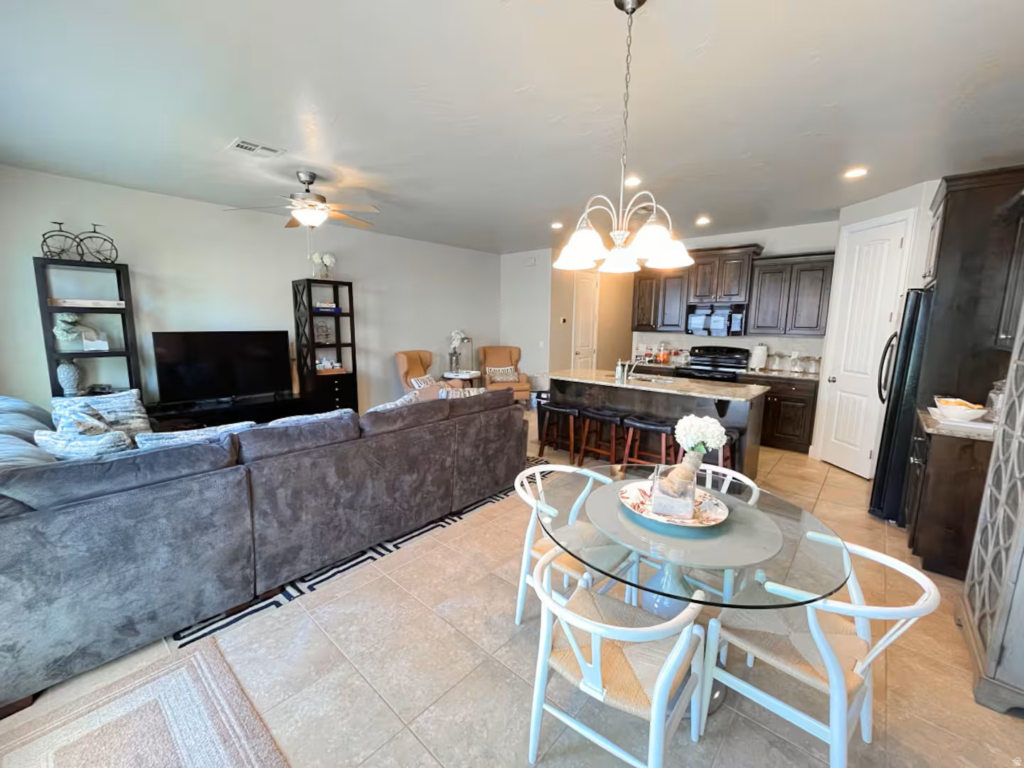 CORAL RIDGE TOWNHOMES PH 3-A - Residential