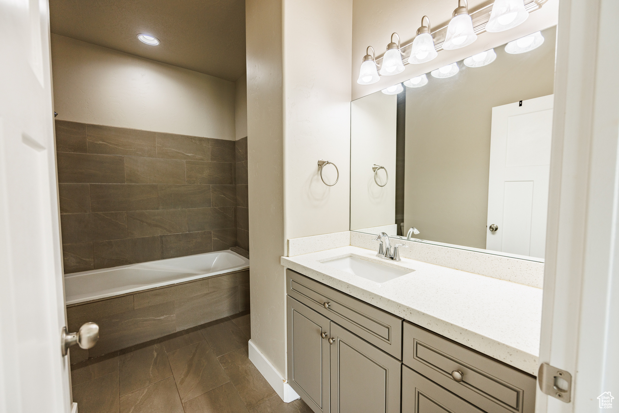 RIDGE @ SPANISH FORK - Residential