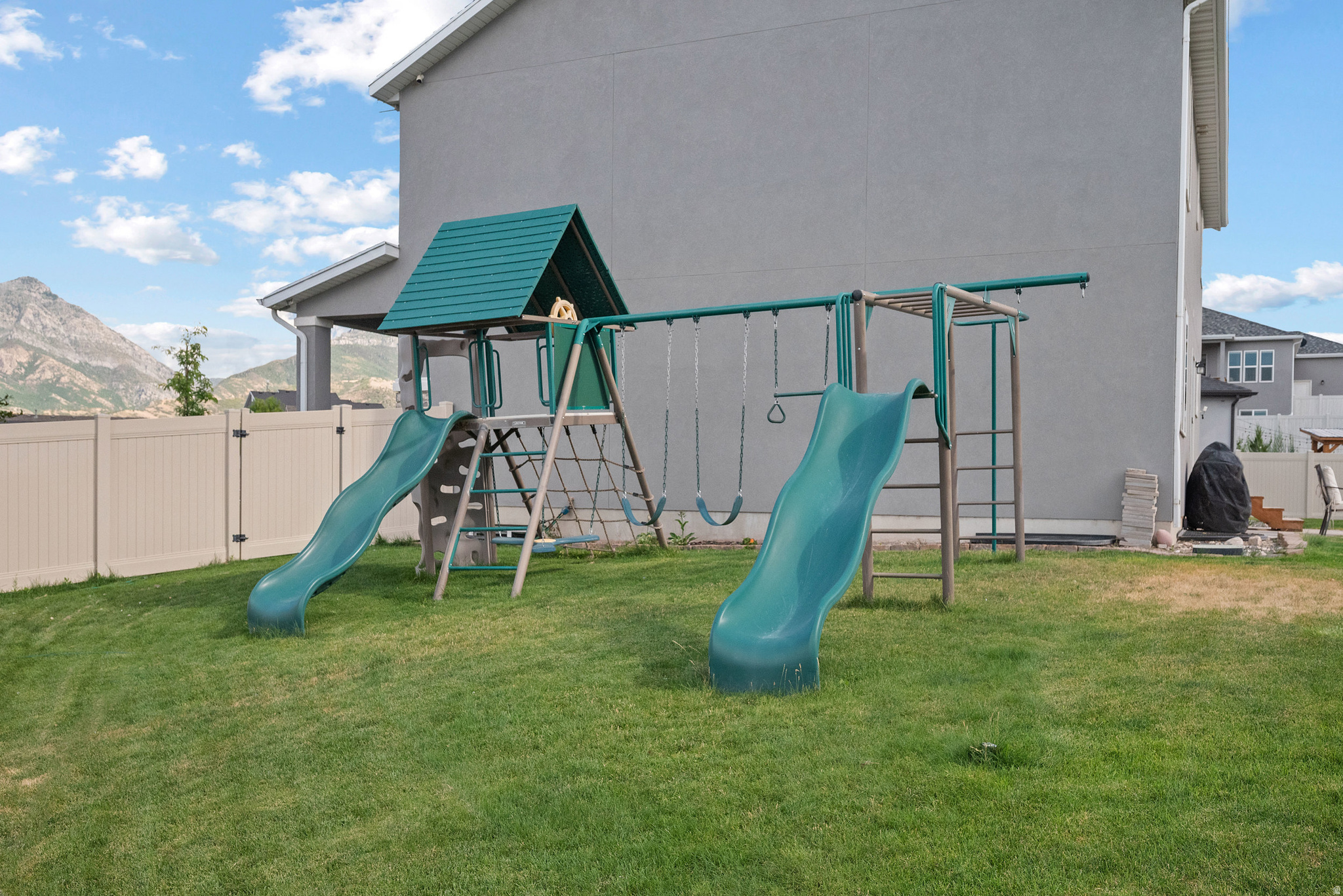RIDGE - Residential