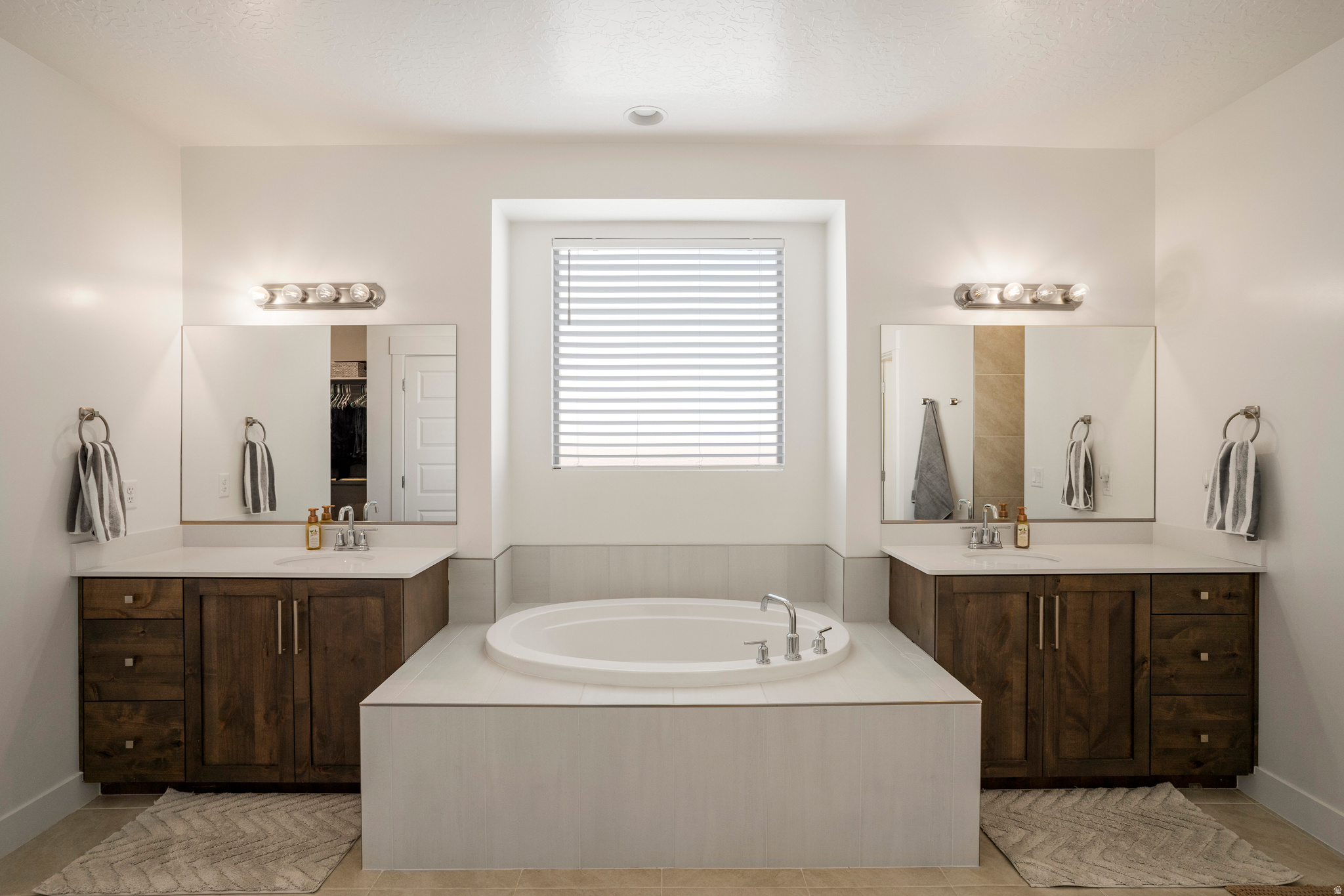 RED PINE 1 - Residential