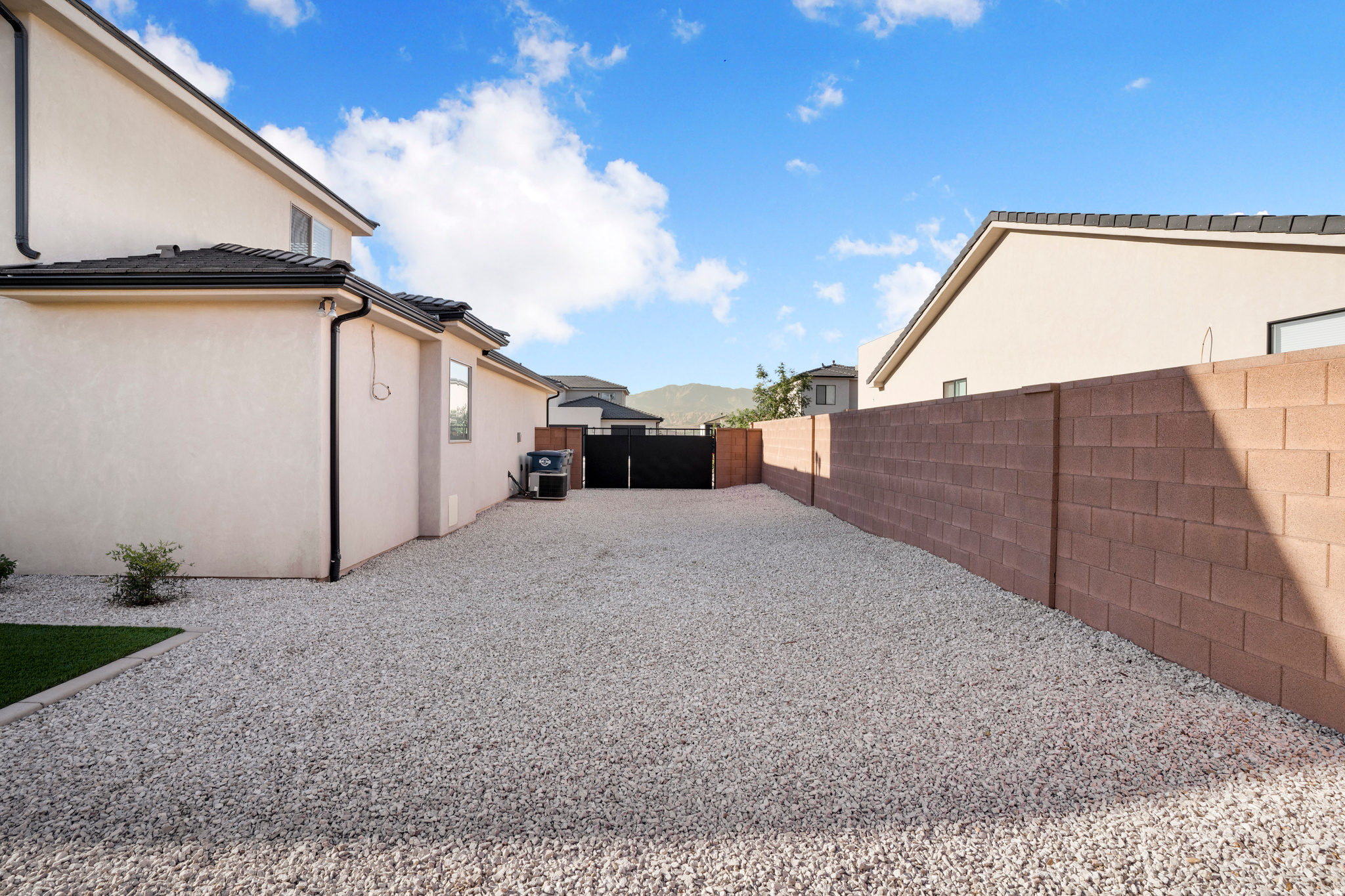 RED PINE 1 - Residential